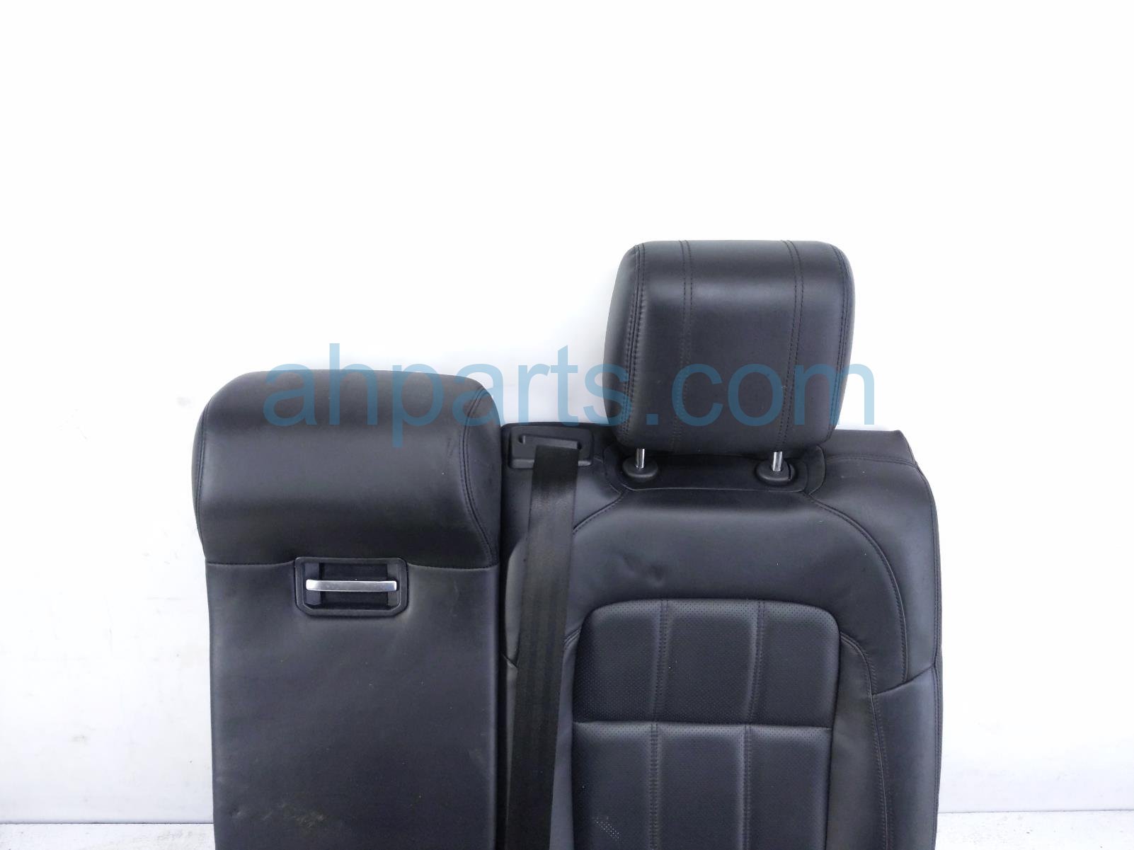 2020 Land Rover Range Rover Sport Rear / Back (2nd Row) 2nd Row Driver Seat Blk Lthr LR112233 Replacement 2020 Land Rover Range Rover Sport Rear / Back (2nd Row) 2nd Row Driver Seat Blk Lthr LR112233 Replacement thumbnail