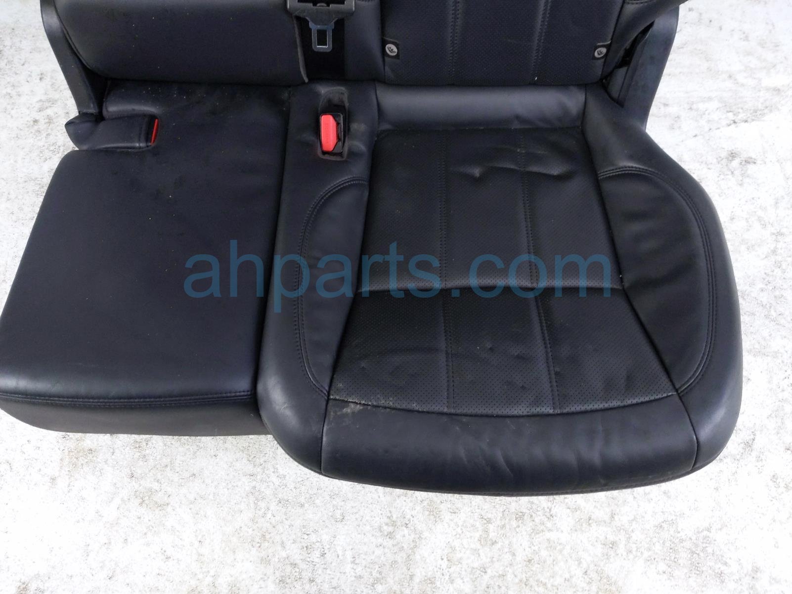 2020 Land Rover Range Rover Sport Rear / Back (2nd Row) 2nd Row Driver Seat Blk Lthr LR112233 Replacement 2020 Land Rover Range Rover Sport Rear / Back (2nd Row) 2nd Row Driver Seat Blk Lthr LR112233 Replacement thumbnail