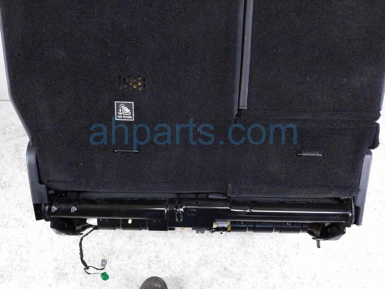 2020 Land Rover Range Rover Sport Rear / Back (2nd Row) 2nd Row Driver Seat Blk Lthr LR112233 Replacement 2020 Land Rover Range Rover Sport Rear / Back (2nd Row) 2nd Row Driver Seat Blk Lthr LR112233 Replacement thumbnail