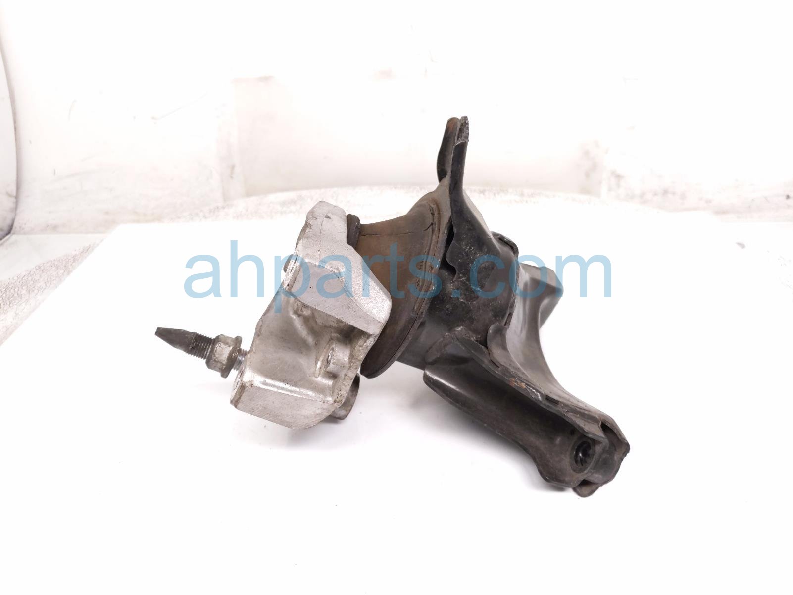 Honda RH ENGINE SIDE MOUNT - 2.4L FWD