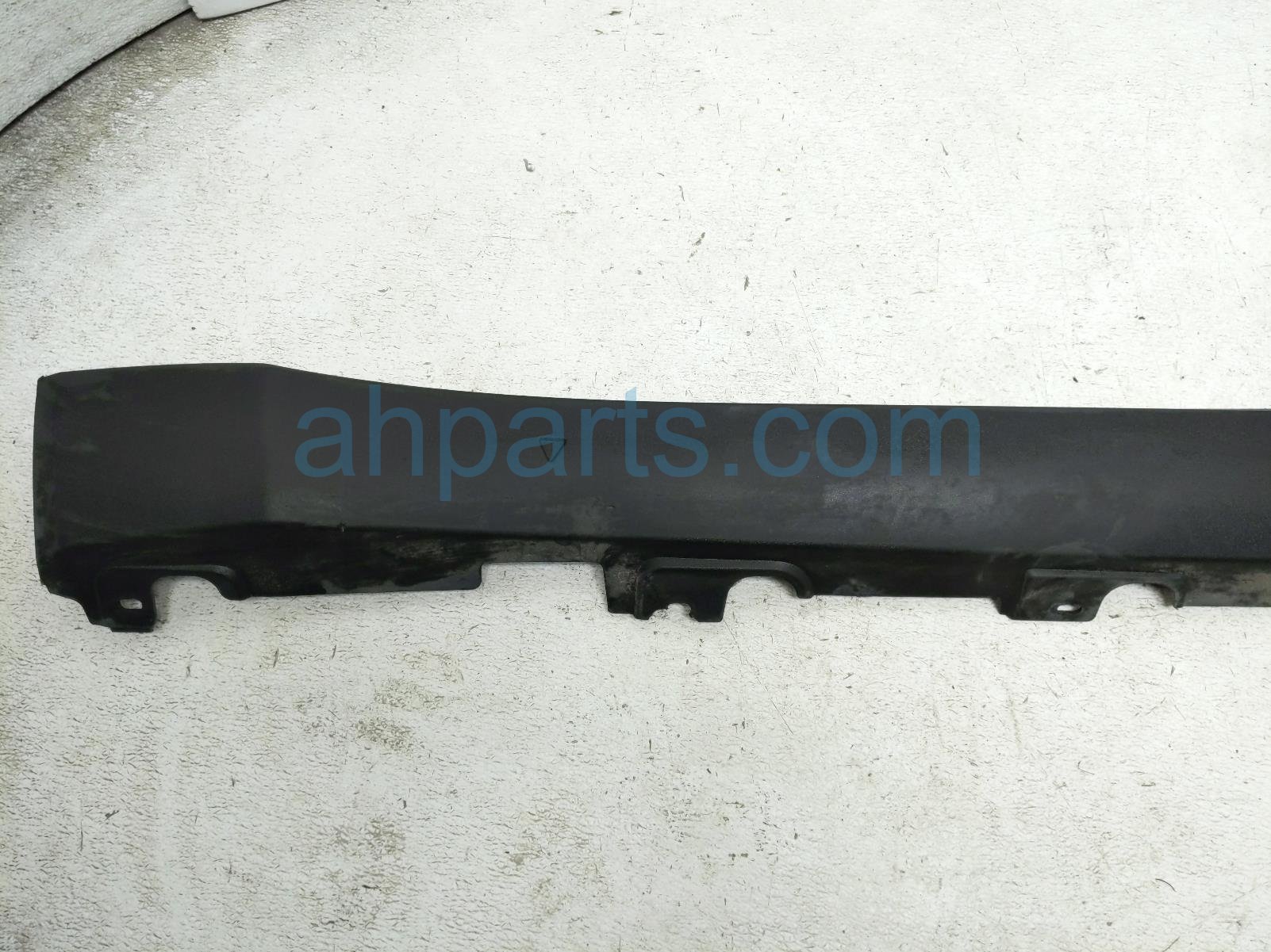 2018 Jeep Renegade Trim Passenger Side Sill Rocker Molding Black 6MA48U5LAA Replacement 2018 Jeep Renegade Trim Passenger Side Sill Rocker Molding Black 6MA48U5LAA Replacement thumbnail