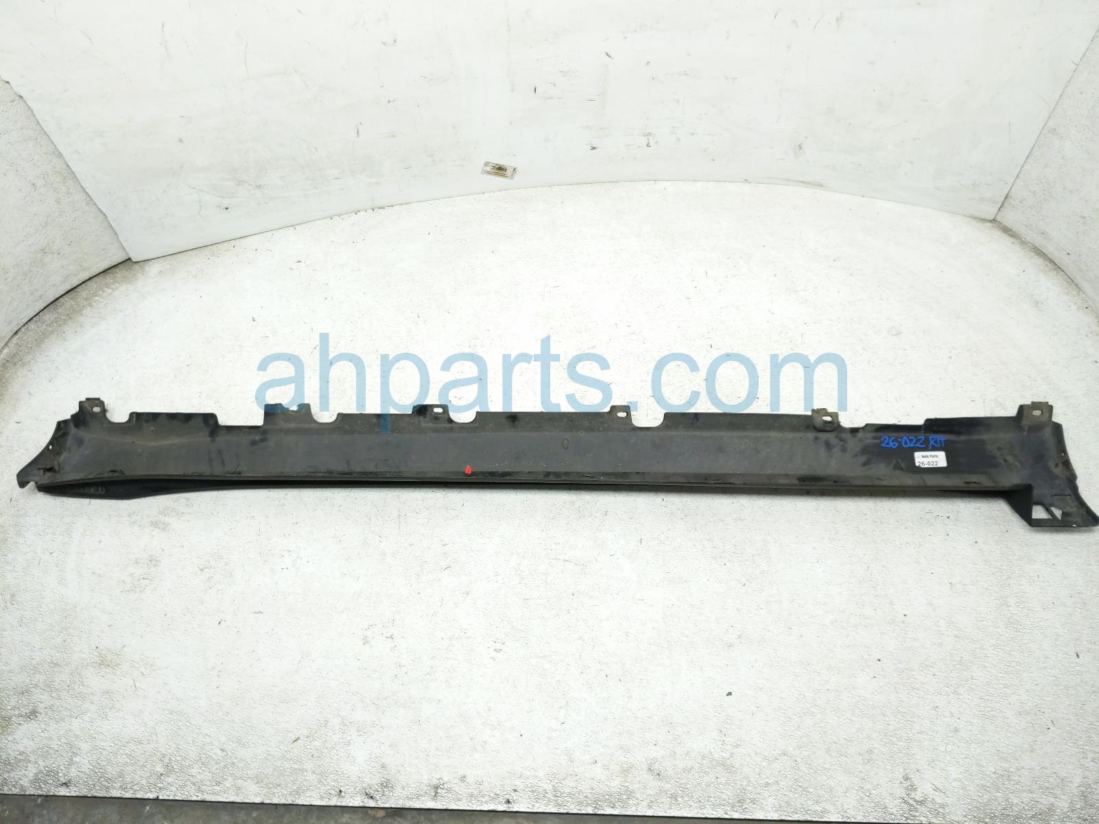 2018 Jeep Renegade Trim Passenger Side Sill Rocker Molding Black 6MA48U5LAA Replacement 2018 Jeep Renegade Trim Passenger Side Sill Rocker Molding Black 6MA48U5LAA Replacement thumbnail