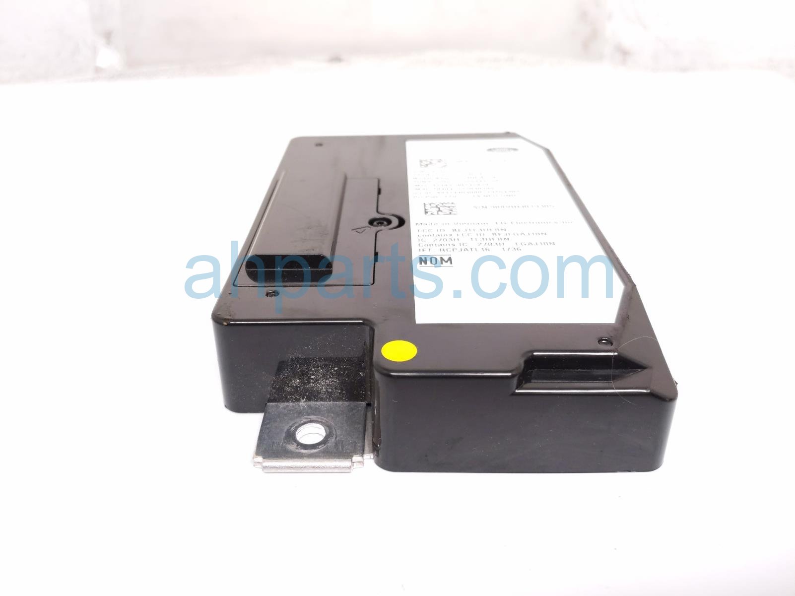 2020 Land Rover Range Rover Sport Telematics Control Unit Rear Driver J8A2 70718 FV Replacement 2020 Land Rover Range Rover Sport Telematics Control Unit Rear Driver J8A2 70718 FV Replacement thumbnail