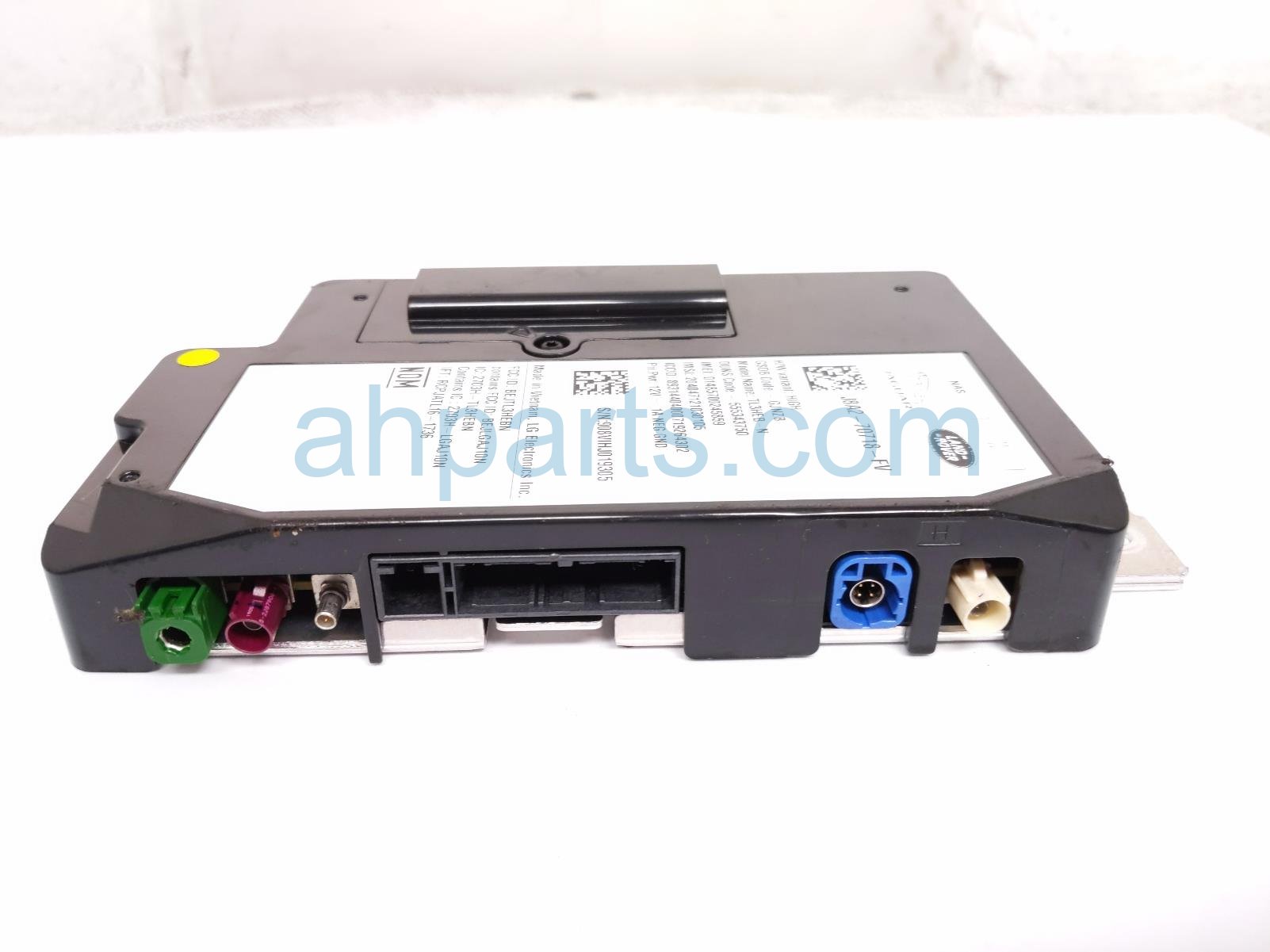 2020 Land Rover Range Rover Sport Telematics Control Unit Rear Driver J8A2 70718 FV Replacement 2020 Land Rover Range Rover Sport Telematics Control Unit Rear Driver J8A2 70718 FV Replacement thumbnail