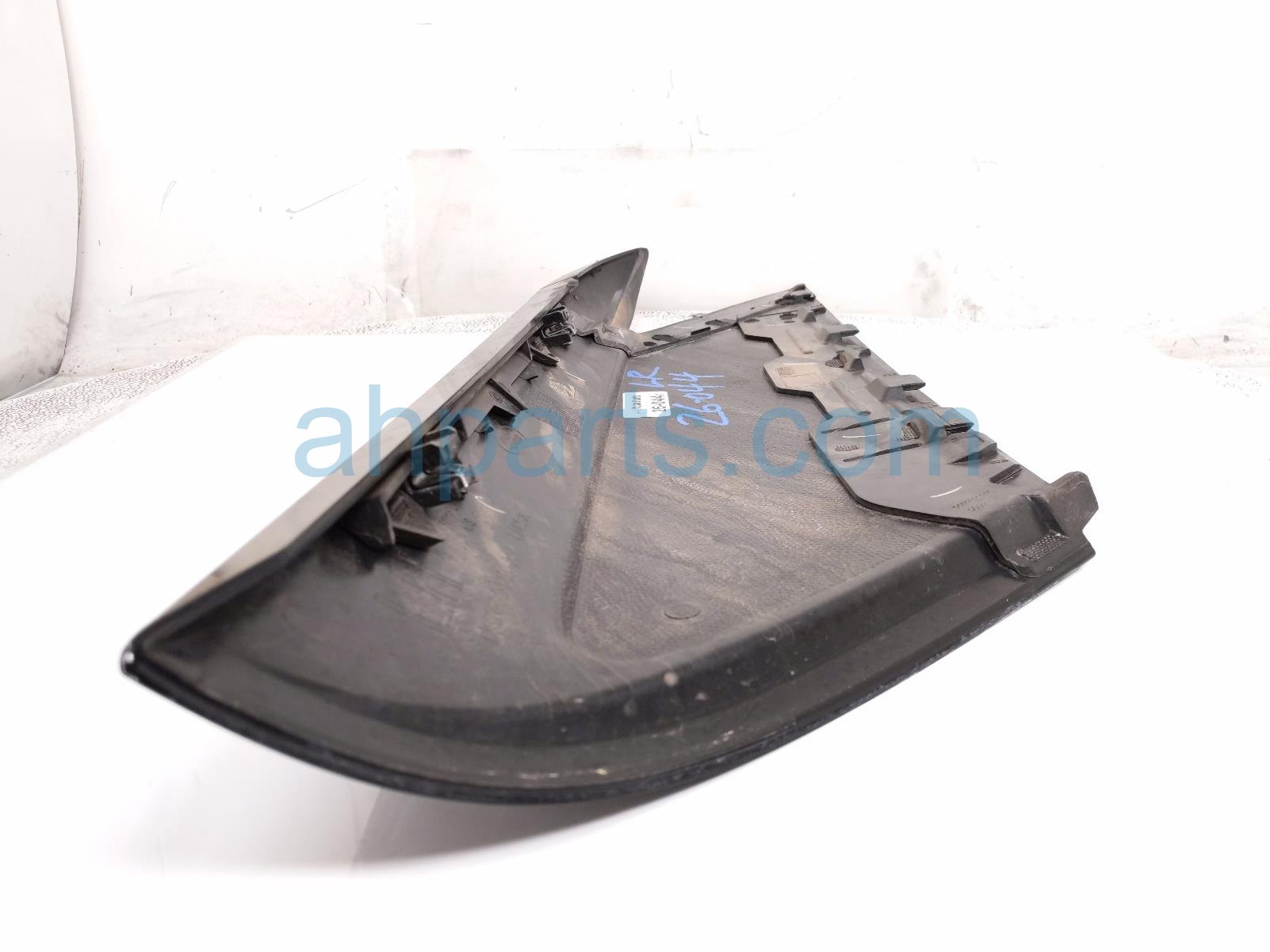 2020 Land Rover Range Rover Sport Driver Rear Pillar Trim Garnish Blk DK62 29149 AH Replacement 2020 Land Rover Range Rover Sport Driver Rear Pillar Trim Garnish Blk DK62 29149 AH Replacement thumbnail