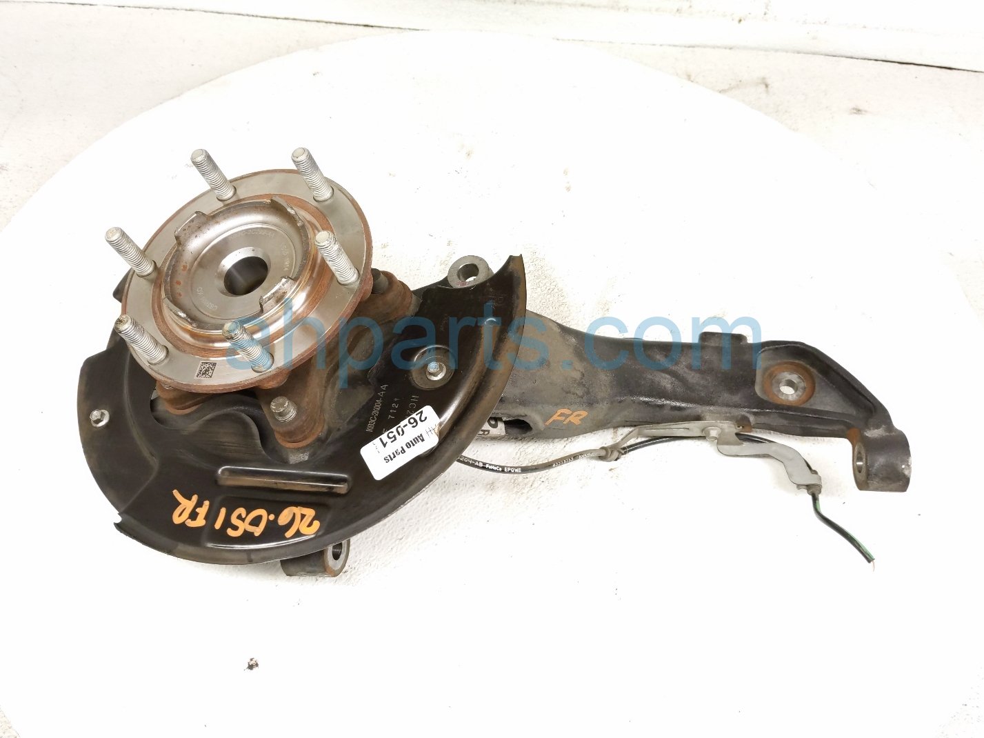 $150 Ford FR/RH SPINDLE KNUCKLE HUB - 4X2