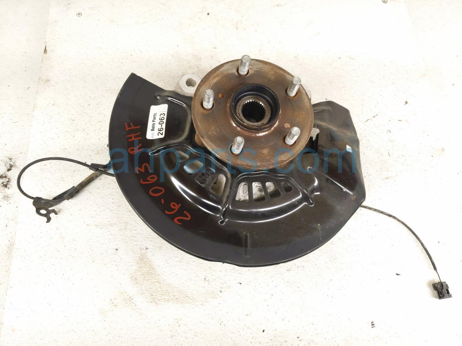 Toyota FR/RH SPINDLE KNUCKLE HUB - FWD