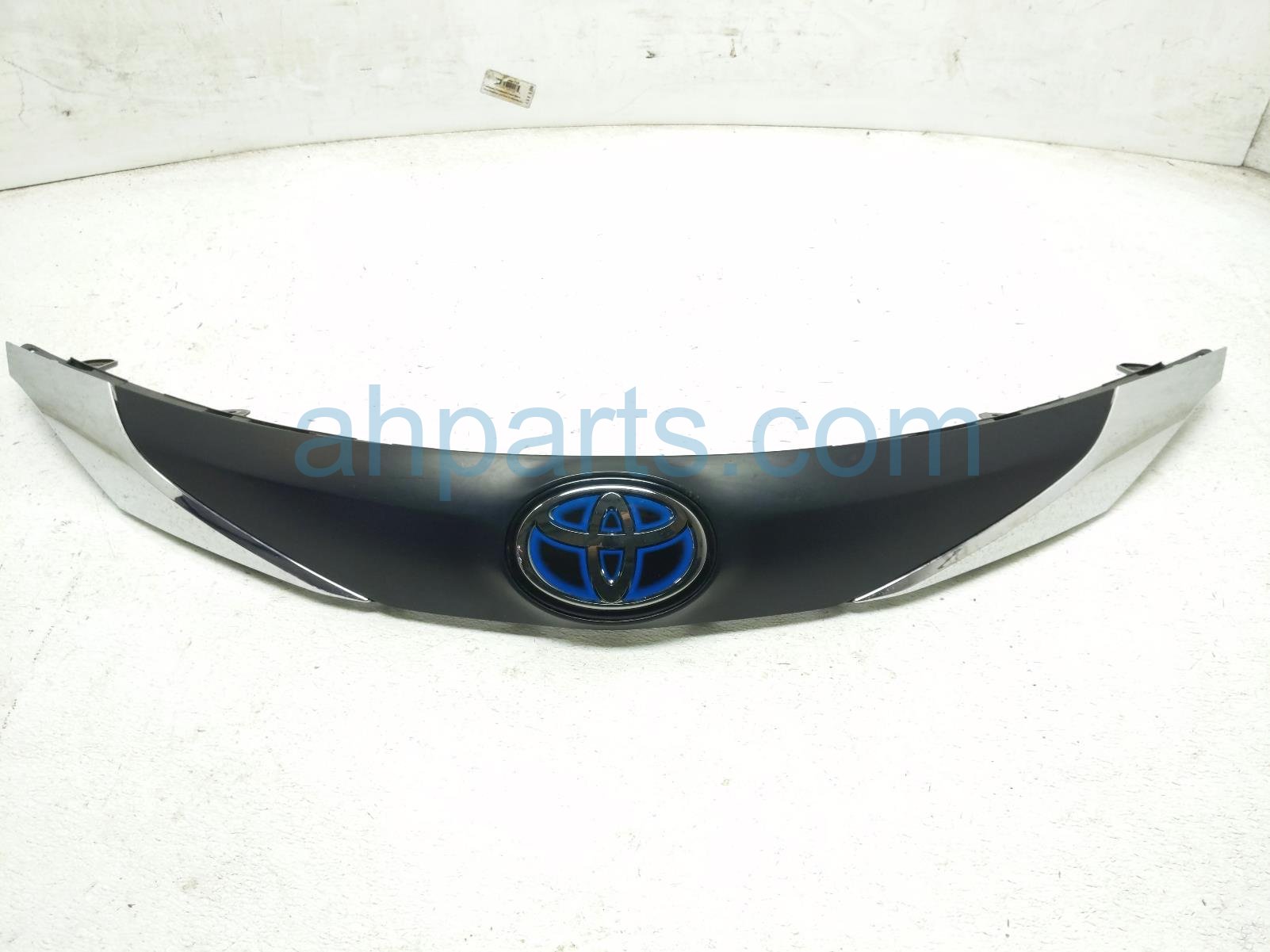 Toyota UPPER GRILLE -