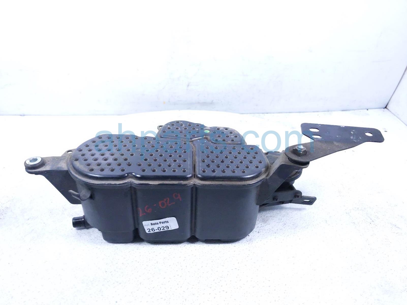 Audi FUEL VAPOR CHARCOAL CANISTER - 2.0L