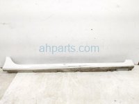 $300 Honda RH SIDE SKIRT / MOLDING - WHITE $300 Honda RH SIDE SKIRT / MOLDING - WHITE