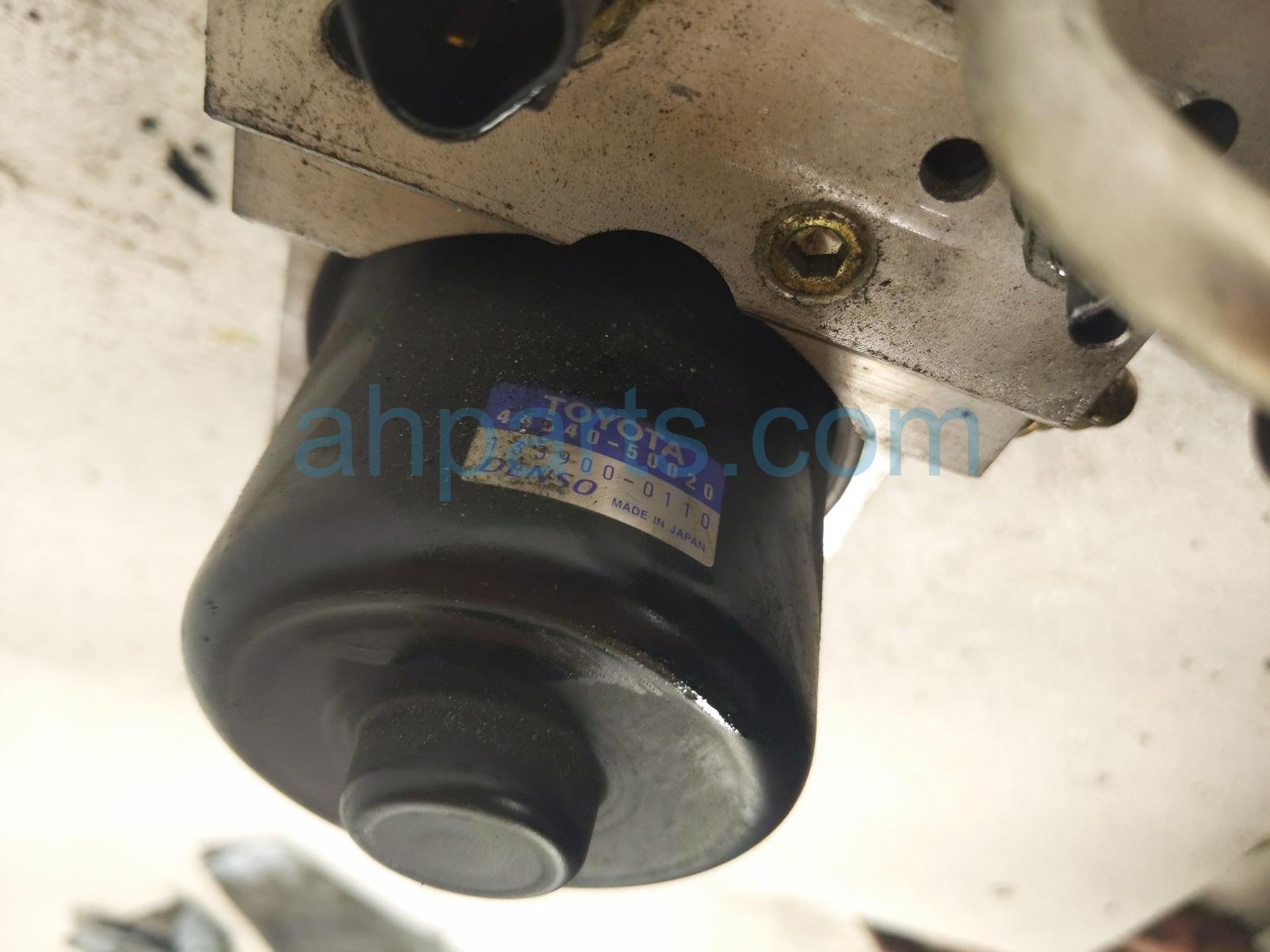 2001 Lexus Ls430 (anti Lock Brake) Abs/vsa Pump Modulator 44050 50020 Replacement 2001 Lexus Ls430 (anti Lock Brake) Abs/vsa Pump Modulator 44050 50020 Replacement thumbnail