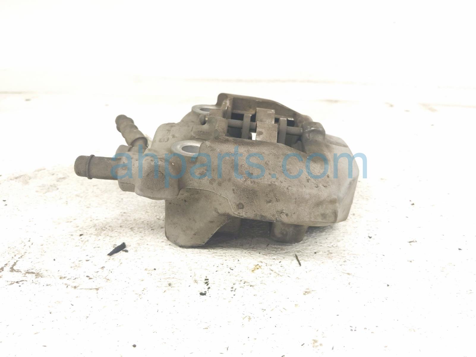 2001 Lexus Ls430 Rear Driver Brake Caliper 47750 50150 Replacement 2001 Lexus Ls430 Rear Driver Brake Caliper 47750 50150 Replacement thumbnail