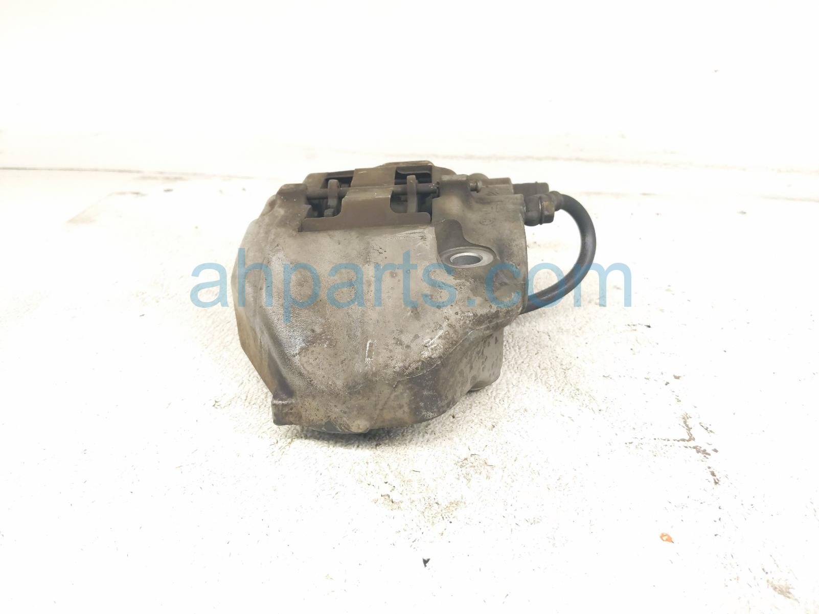 2001 Lexus Ls430 Front Driver Brake Caliper 47750 50120 Replacement 2001 Lexus Ls430 Front Driver Brake Caliper 47750 50120 Replacement thumbnail