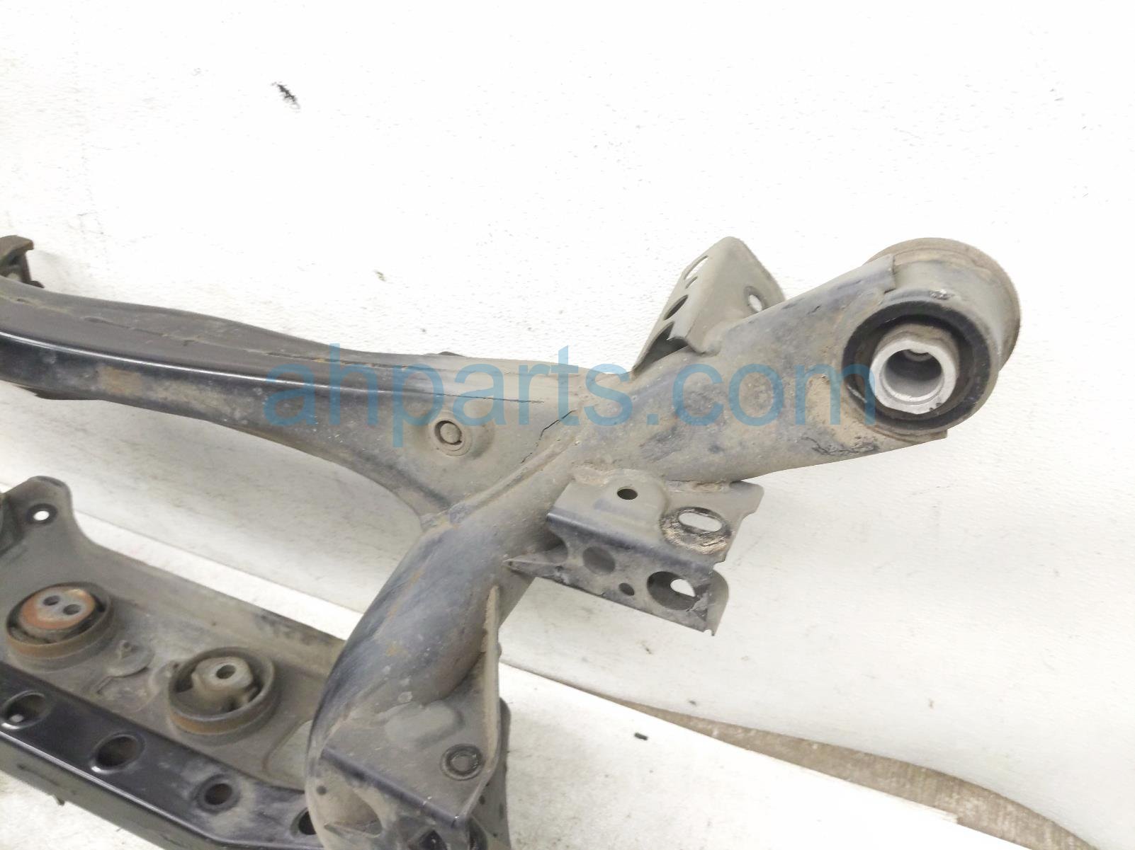 2001 Lexus Ls430 Crossmember Rear Sub Frame / Cradle 51206 50040 Replacement 2001 Lexus Ls430 Crossmember Rear Sub Frame / Cradle 51206 50040 Replacement thumbnail