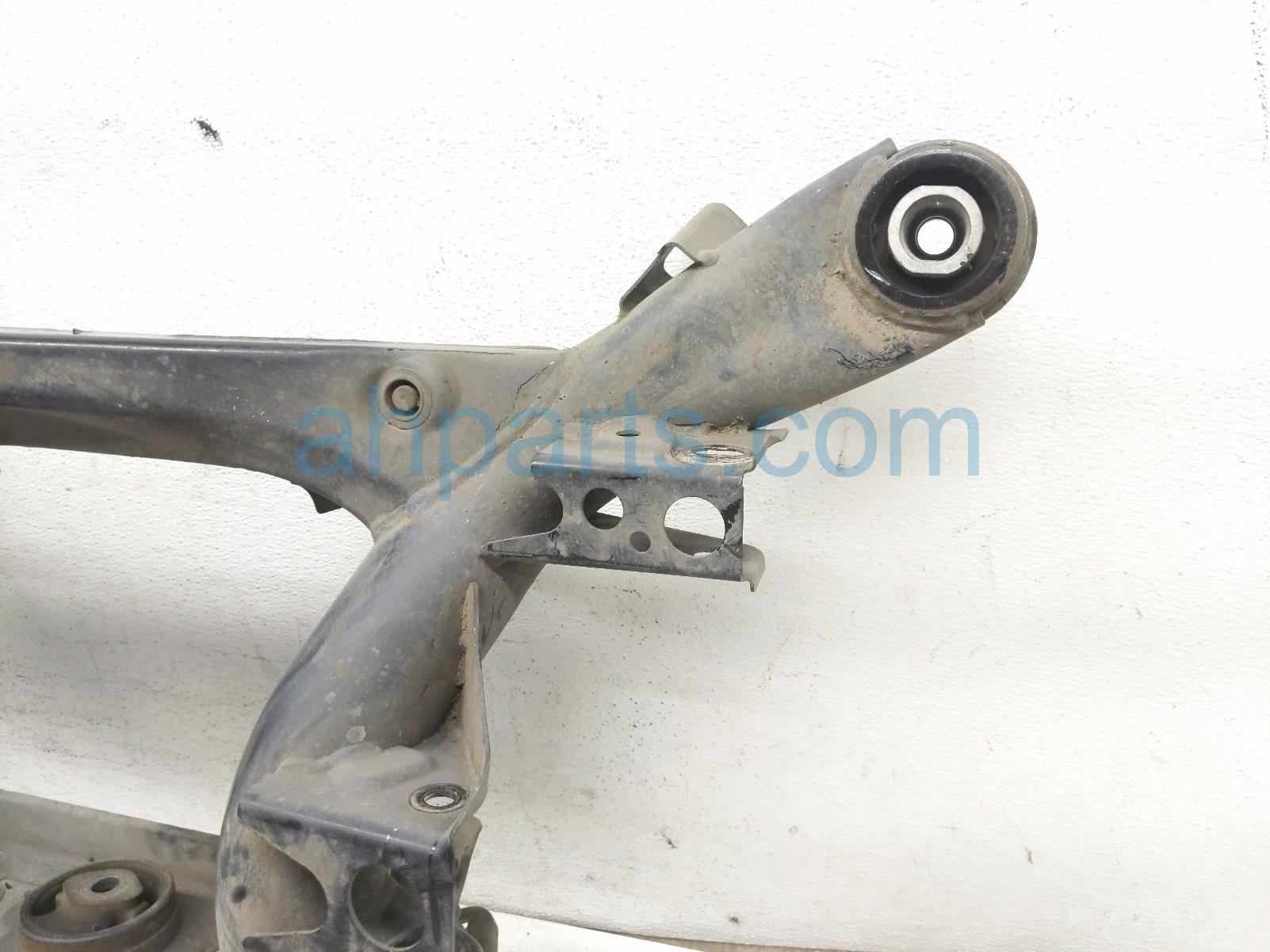 2001 Lexus Ls430 Crossmember Rear Sub Frame / Cradle 51206 50040 Replacement 2001 Lexus Ls430 Crossmember Rear Sub Frame / Cradle 51206 50040 Replacement thumbnail