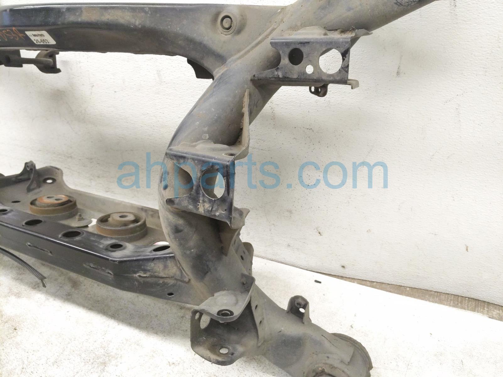 2001 Lexus Ls430 Crossmember Rear Sub Frame / Cradle 51206 50040 Replacement 2001 Lexus Ls430 Crossmember Rear Sub Frame / Cradle 51206 50040 Replacement thumbnail