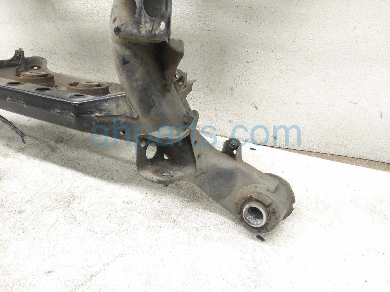 2001 Lexus Ls430 Crossmember Rear Sub Frame / Cradle 51206 50040 Replacement 2001 Lexus Ls430 Crossmember Rear Sub Frame / Cradle 51206 50040 Replacement thumbnail