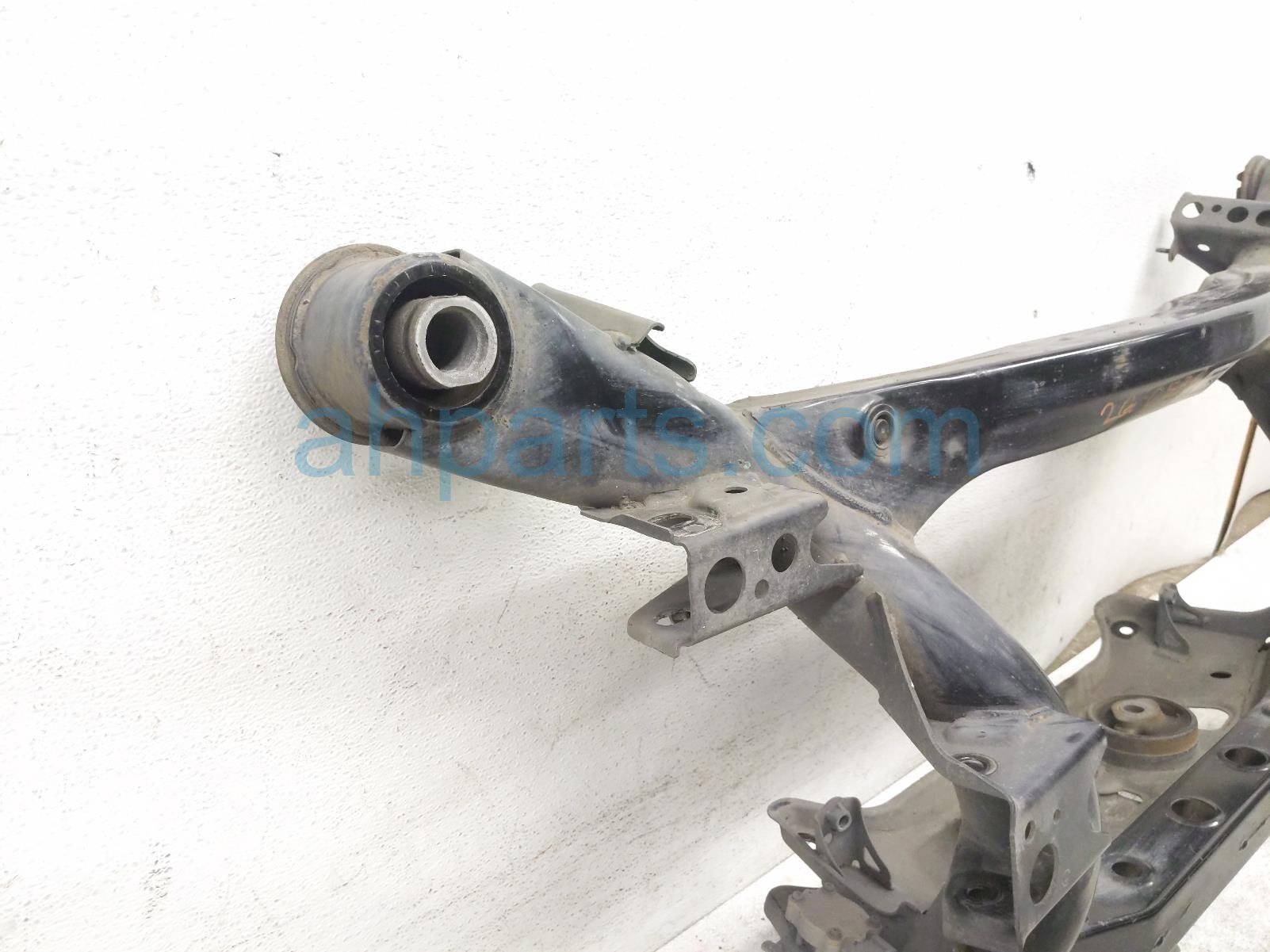 2001 Lexus Ls430 Crossmember Rear Sub Frame / Cradle 51206 50040 Replacement 2001 Lexus Ls430 Crossmember Rear Sub Frame / Cradle 51206 50040 Replacement thumbnail