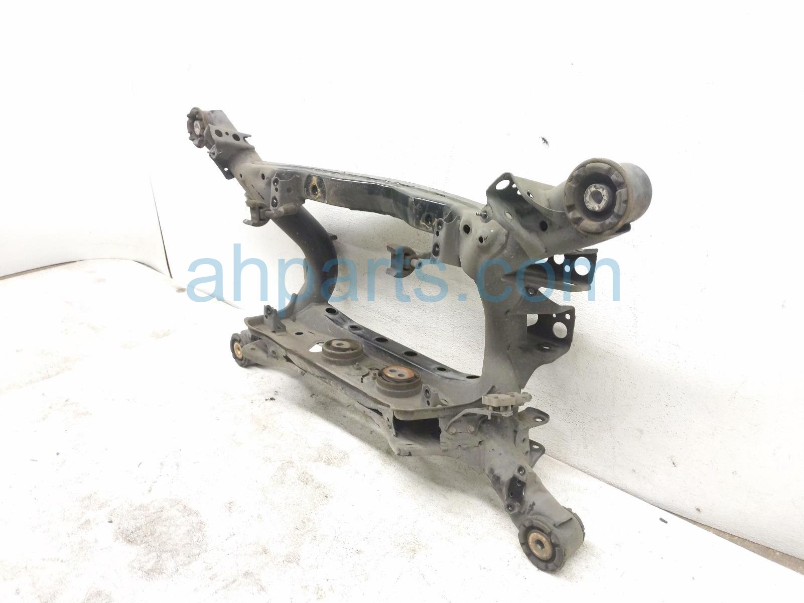 2001 Lexus Ls430 Crossmember Rear Sub Frame / Cradle 51206 50040 Replacement 2001 Lexus Ls430 Crossmember Rear Sub Frame / Cradle 51206 50040 Replacement thumbnail