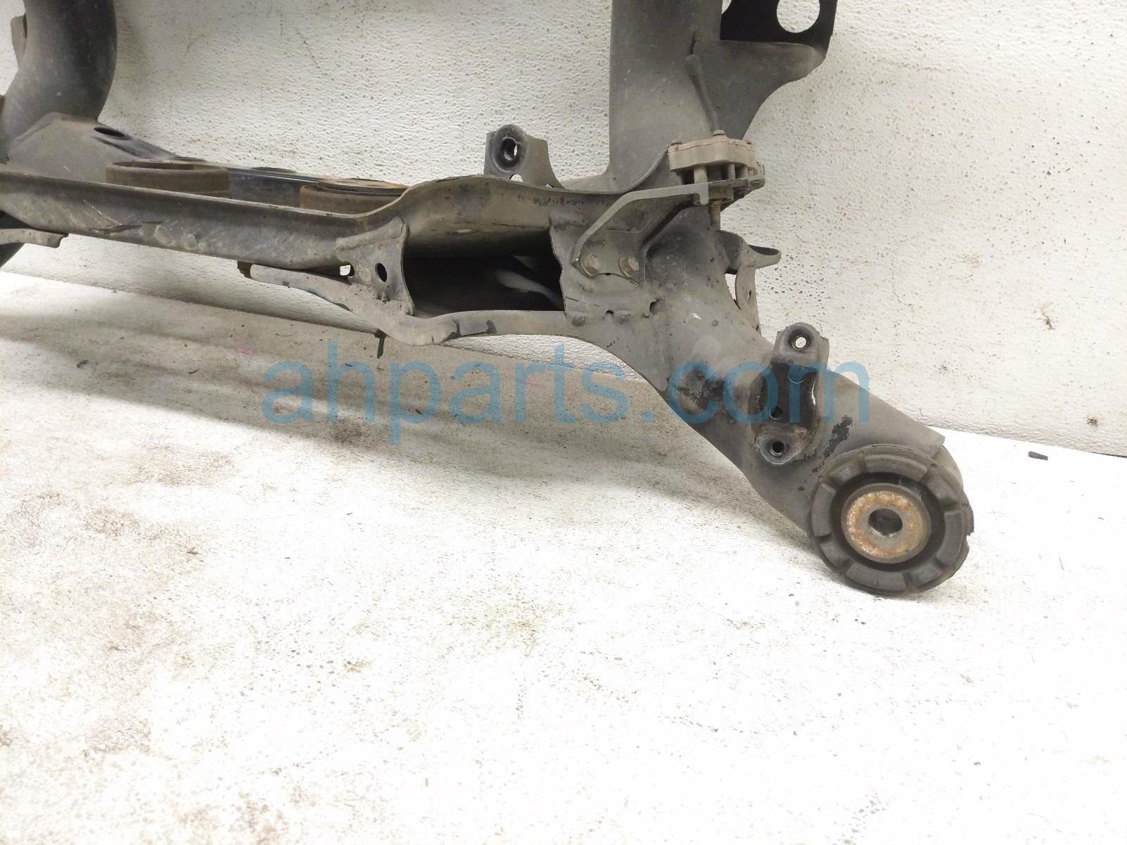 2001 Lexus Ls430 Crossmember Rear Sub Frame / Cradle 51206 50040 Replacement 2001 Lexus Ls430 Crossmember Rear Sub Frame / Cradle 51206 50040 Replacement thumbnail