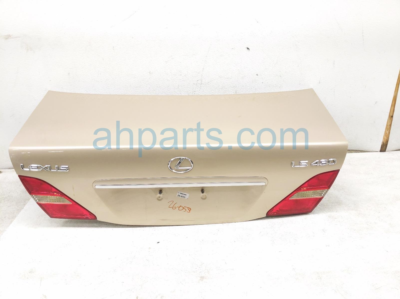 2001 Lexus Ls430 Deck Trunk Lid Lift Gate / Tail Gate Gold 64401 50160 Replacement 2001 Lexus Ls430 Deck Trunk Lid Lift Gate / Tail Gate Gold 64401 50160 Replacement thumbnail