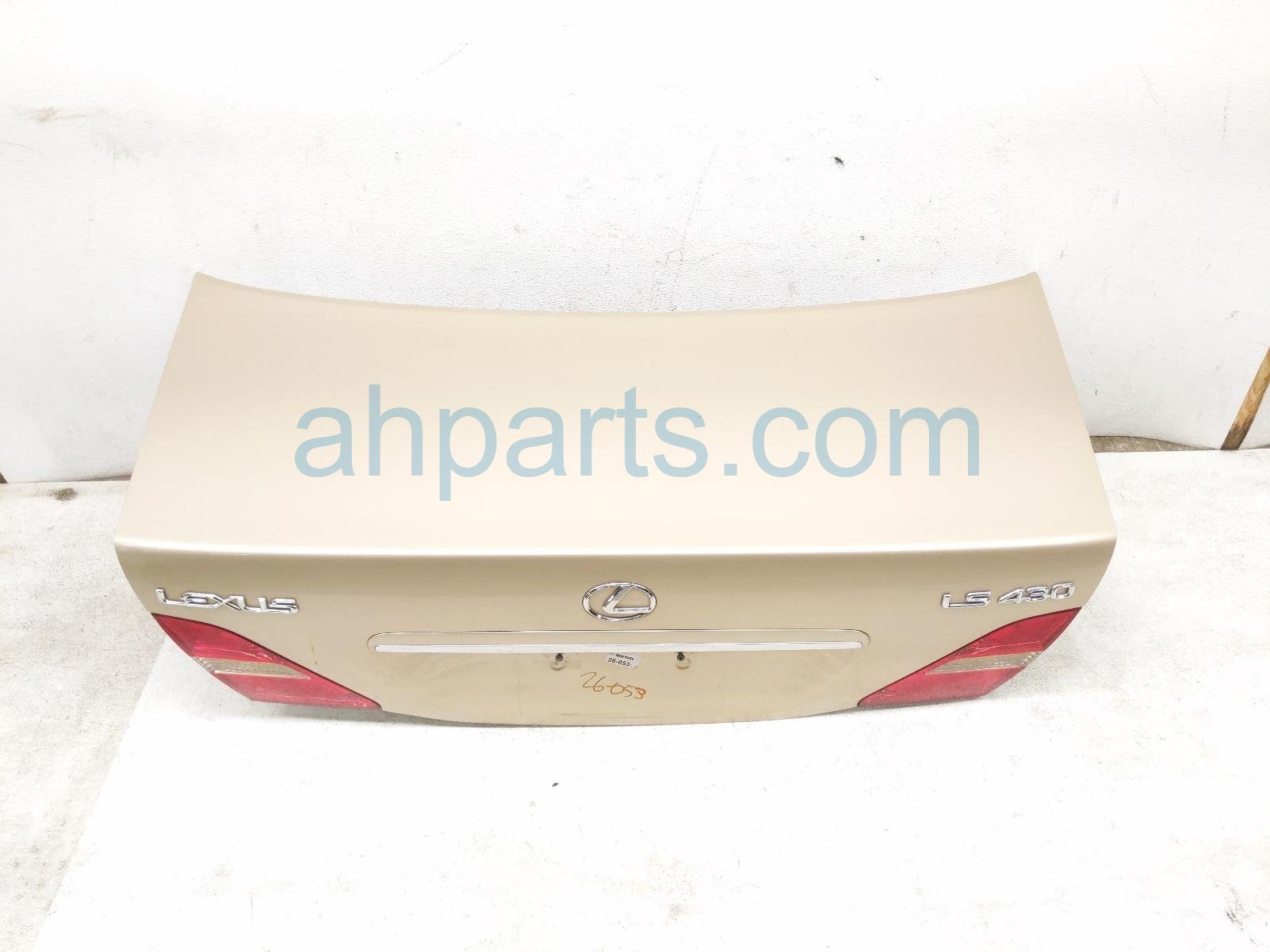 2001 Lexus Ls430 Deck Trunk Lid Lift Gate / Tail Gate Gold 64401 50160 Replacement 2001 Lexus Ls430 Deck Trunk Lid Lift Gate / Tail Gate Gold 64401 50160 Replacement thumbnail