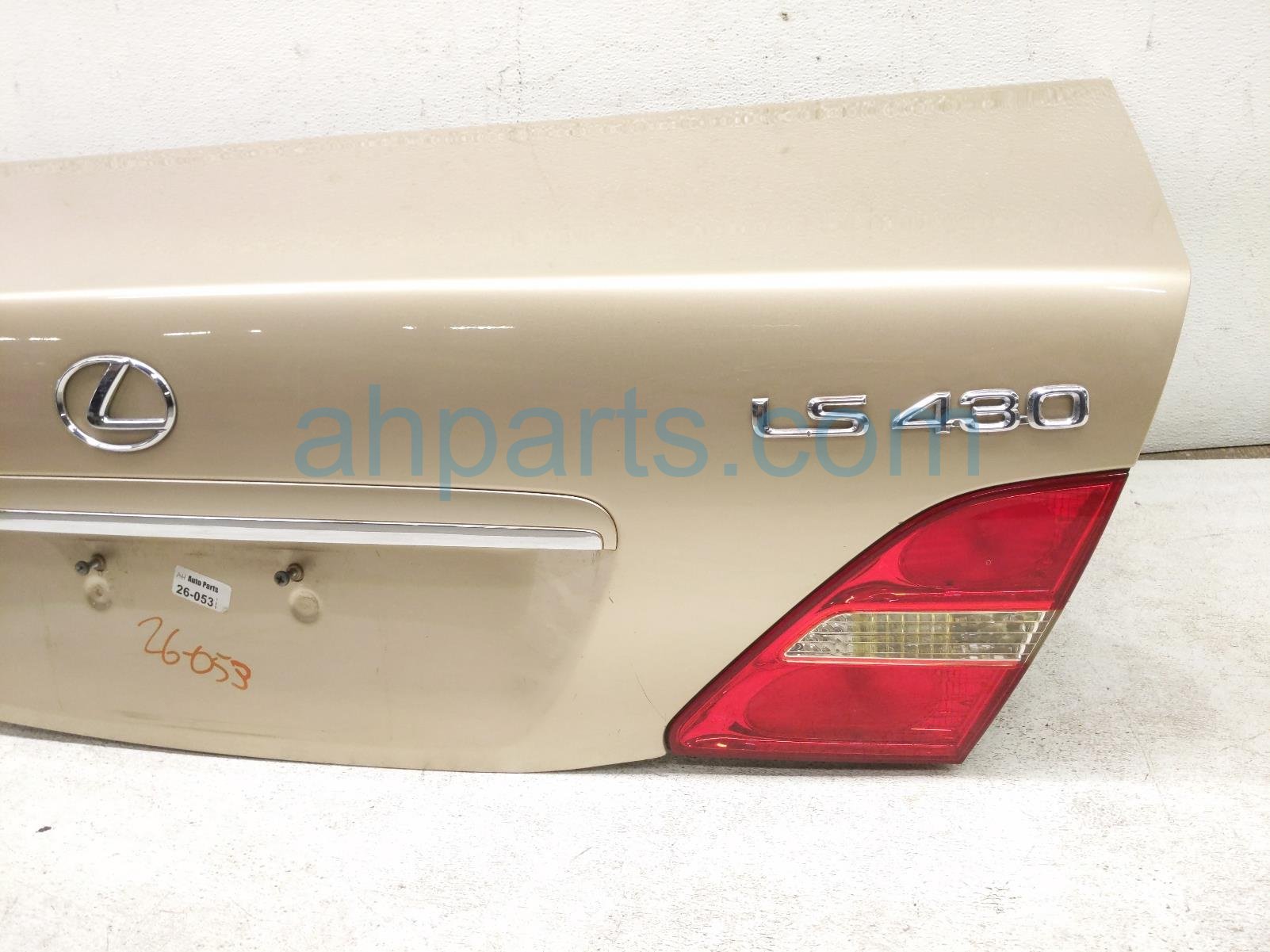 2001 Lexus Ls430 Deck Trunk Lid Lift Gate / Tail Gate Gold 64401 50160 Replacement 2001 Lexus Ls430 Deck Trunk Lid Lift Gate / Tail Gate Gold 64401 50160 Replacement thumbnail