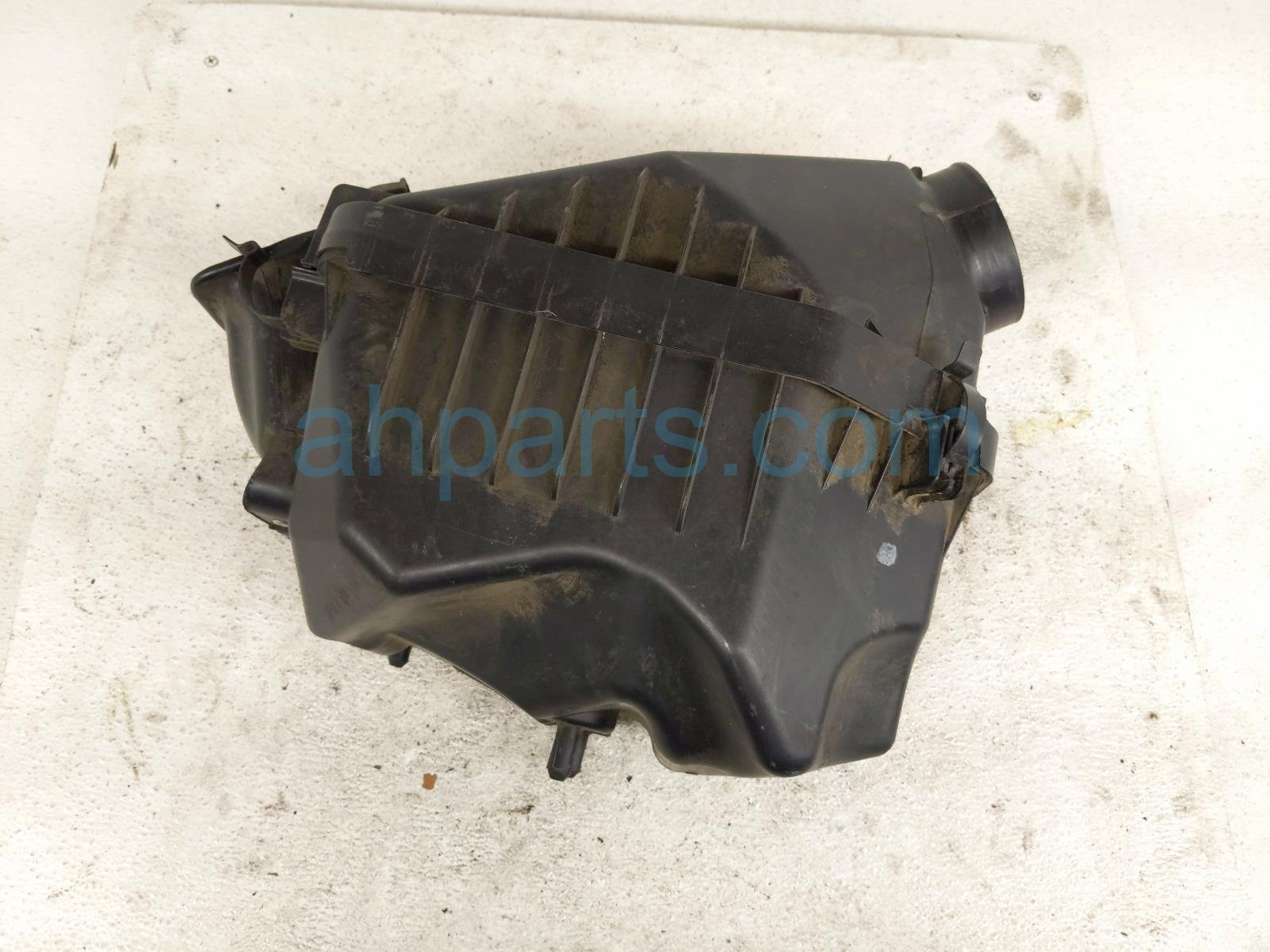 2017 Jeep Wrangler Air Cleaner Intake Box 4627063AD Replacement 2017 Jeep Wrangler Air Cleaner Intake Box 4627063AD Replacement thumbnail