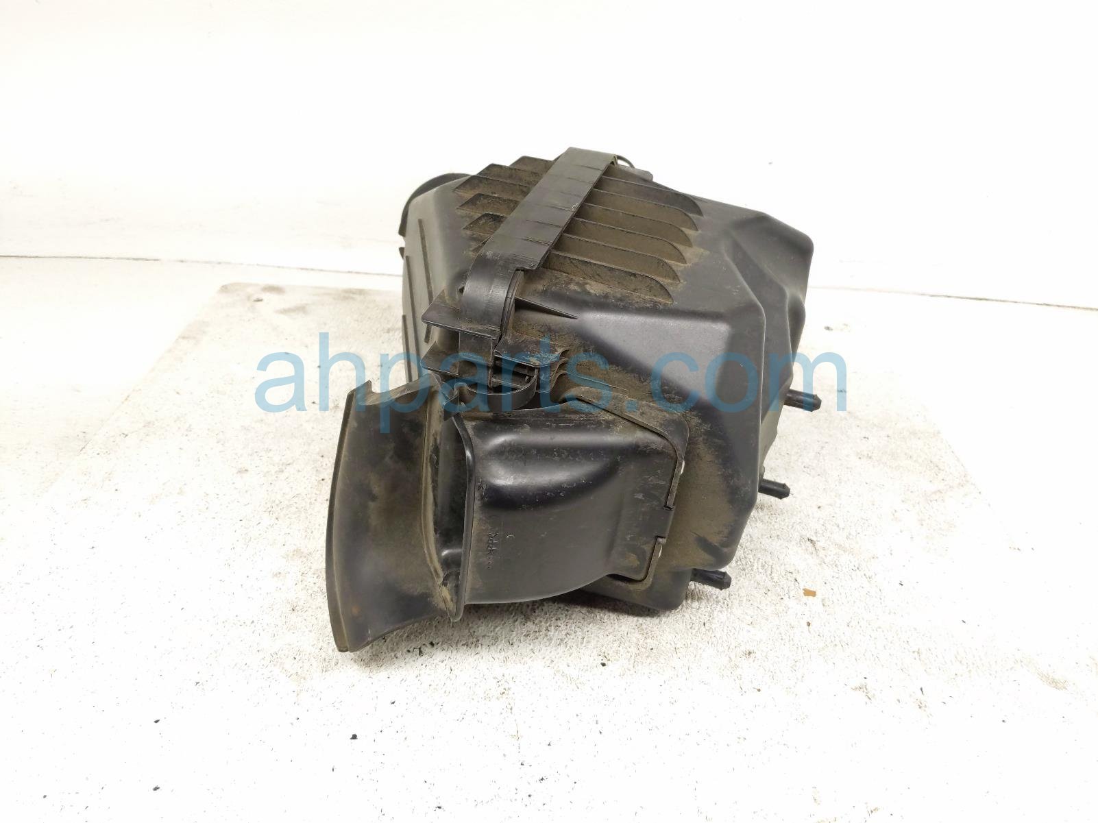 2017 Jeep Wrangler Air Cleaner Intake Box 4627063AD Replacement 2017 Jeep Wrangler Air Cleaner Intake Box 4627063AD Replacement thumbnail
