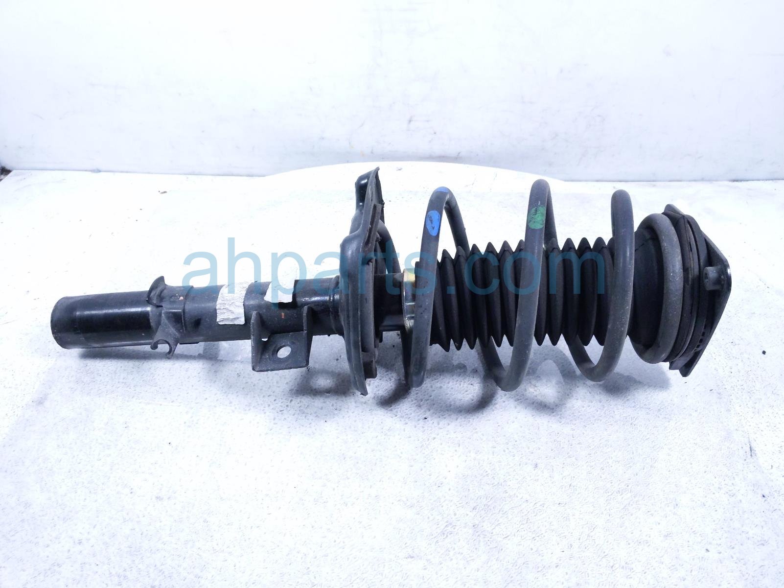 Nissan FR/LH STRUT ABSORBER + SPRING