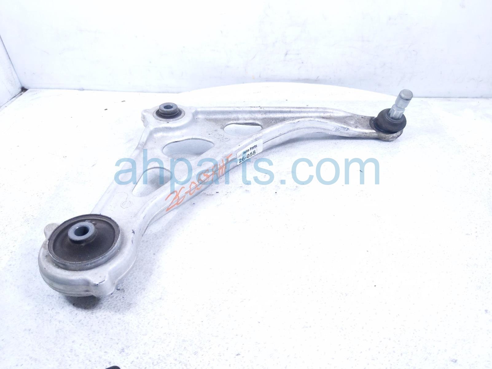 Nissan FR/RH LOWER CONTROL ARM