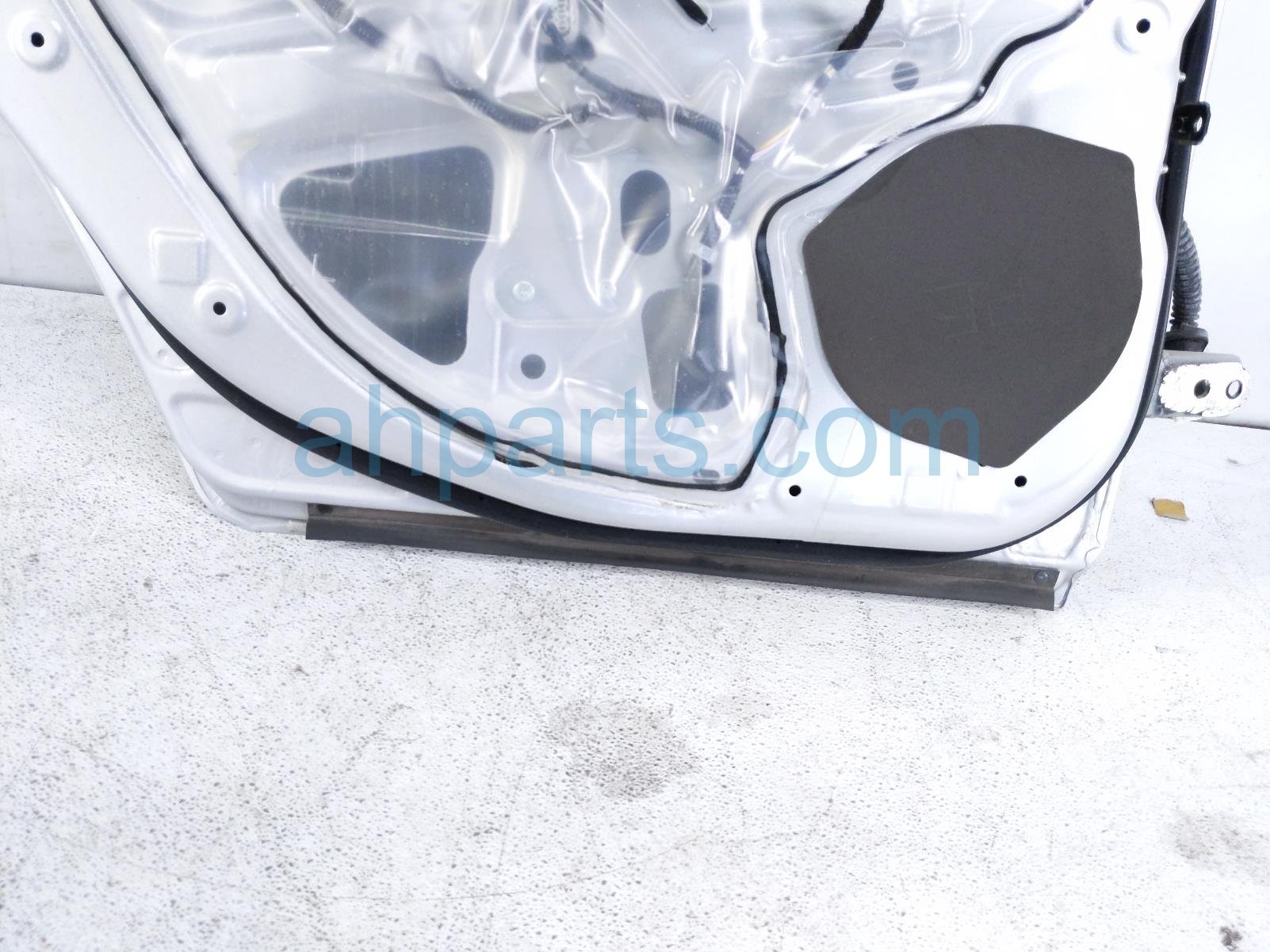 2024 Nissan Altima Rear Driver Door Silver no Inside Trim* 82301 6CA1A Replacement 2024 Nissan Altima Rear Driver Door Silver no Inside Trim* 82301 6CA1A Replacement thumbnail