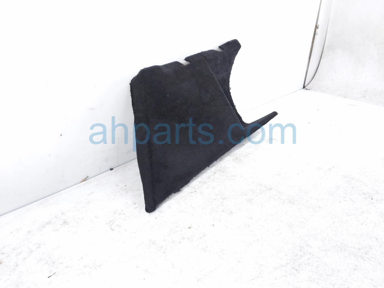2020 Land Rover Range Rover Sport Rear Passenger Lower Qtr Panel Trim Blk LR068092 Replacement 2020 Land Rover Range Rover Sport Rear Passenger Lower Qtr Panel Trim Blk LR068092 Replacement thumbnail
