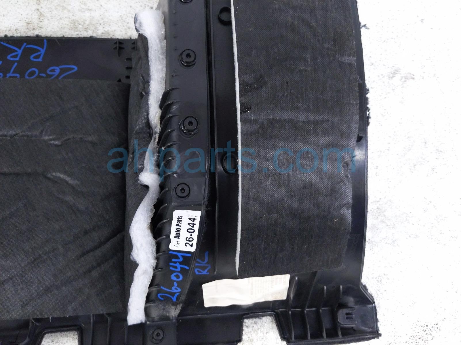 2020 Land Rover Range Rover Sport Rear Passenger Lower Qtr Panel Trim Blk LR068092 Replacement 2020 Land Rover Range Rover Sport Rear Passenger Lower Qtr Panel Trim Blk LR068092 Replacement thumbnail