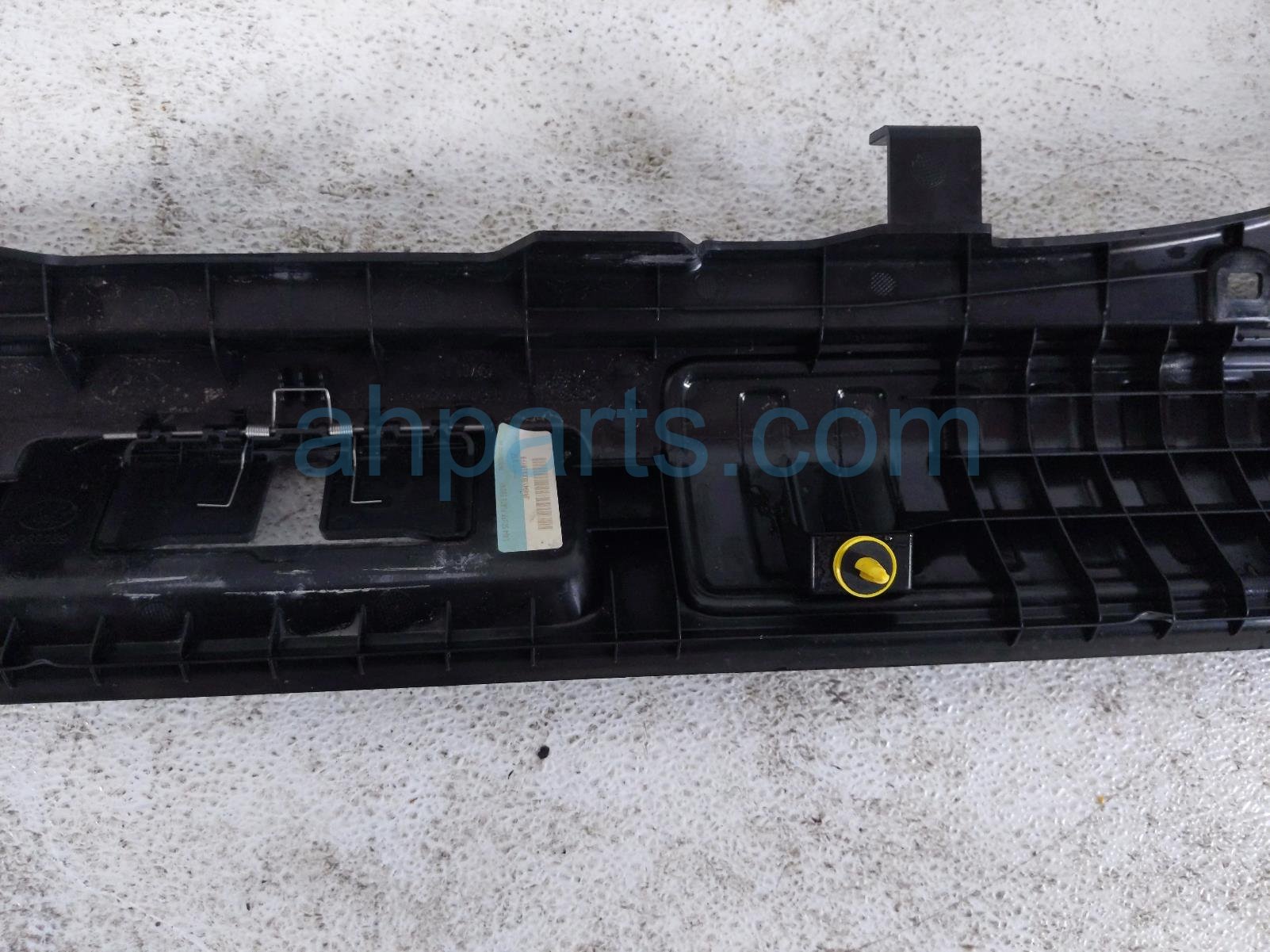 2020 Land Rover Range Rover Sport Rear Cargo Scuff Plate Blk LR116644 Replacement 2020 Land Rover Range Rover Sport Rear Cargo Scuff Plate Blk LR116644 Replacement thumbnail