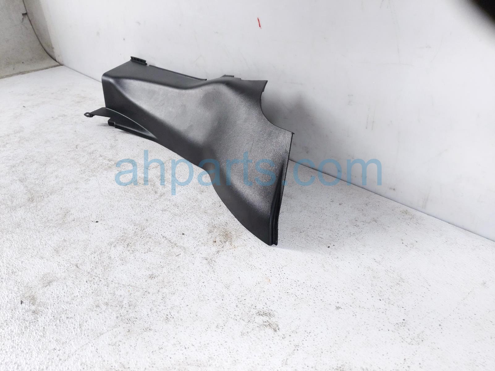 2020 Land Rover Range Rover Sport Rear Passenger Lower Pillar Trim Black LR128877 Replacement 2020 Land Rover Range Rover Sport Rear Passenger Lower Pillar Trim Black LR128877 Replacement thumbnail
