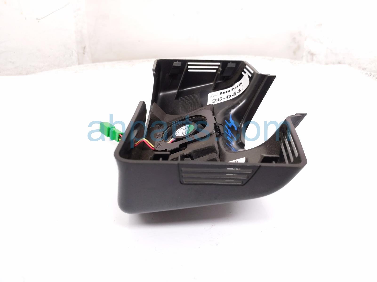 2020 Land Rover Range Rover Sport Rear View Mirror Cover Black LR083275 Replacement 2020 Land Rover Range Rover Sport Rear View Mirror Cover Black LR083275 Replacement thumbnail