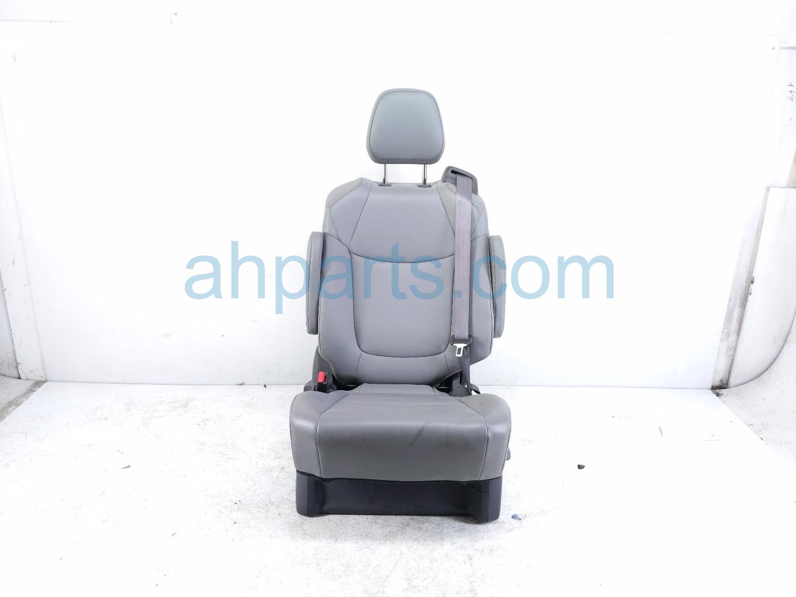 Toyota 2ND ROW LH SEAT - GREY XLE CAPT.
