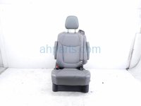 Toyota 2ND ROW LH SEAT - GREY XLE CAPT. Toyota 2ND ROW LH SEAT - GREY XLE CAPT.