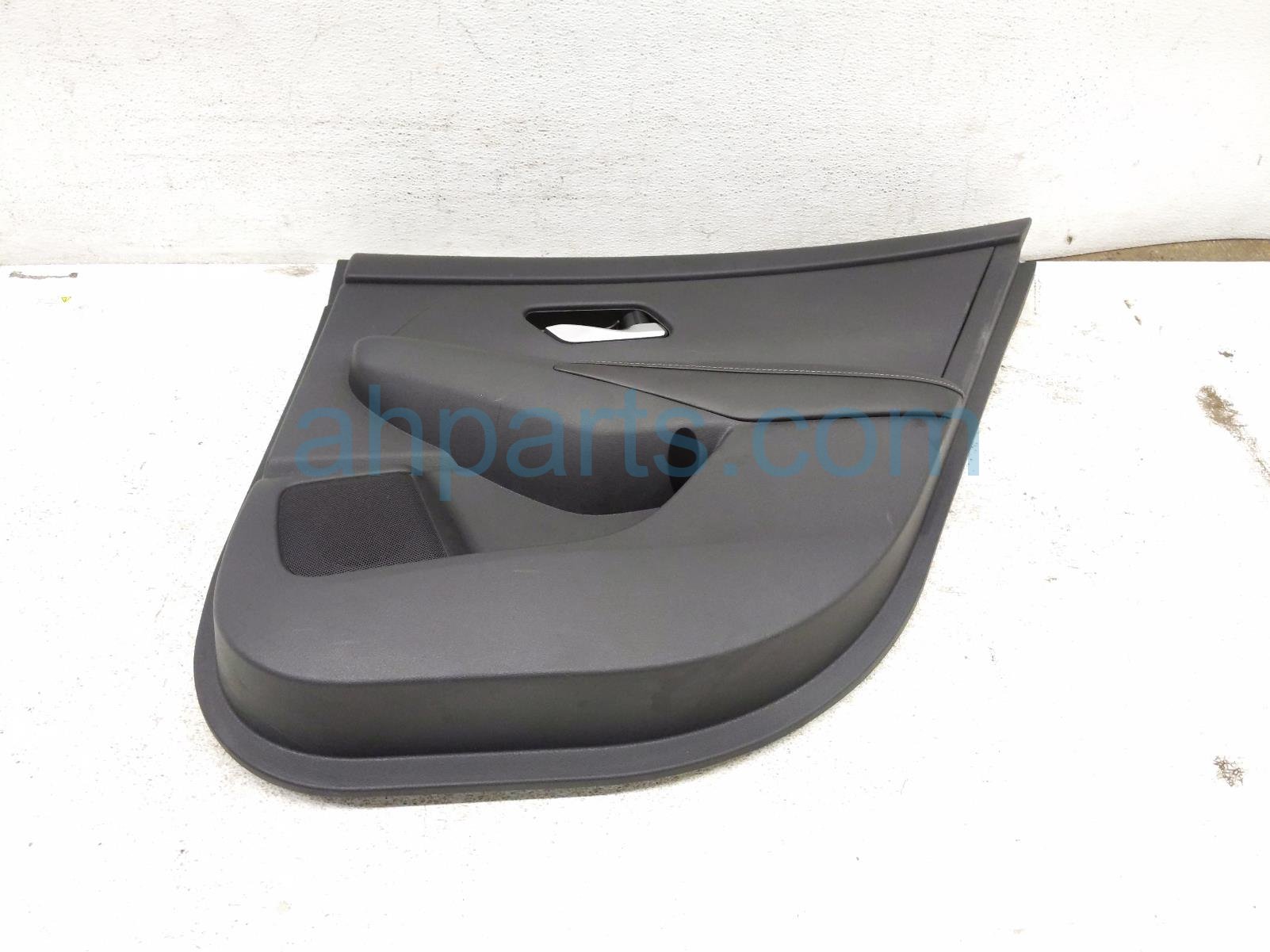 Nissan RR/RH INTERIOR DOOR PANEL - BLACK SV