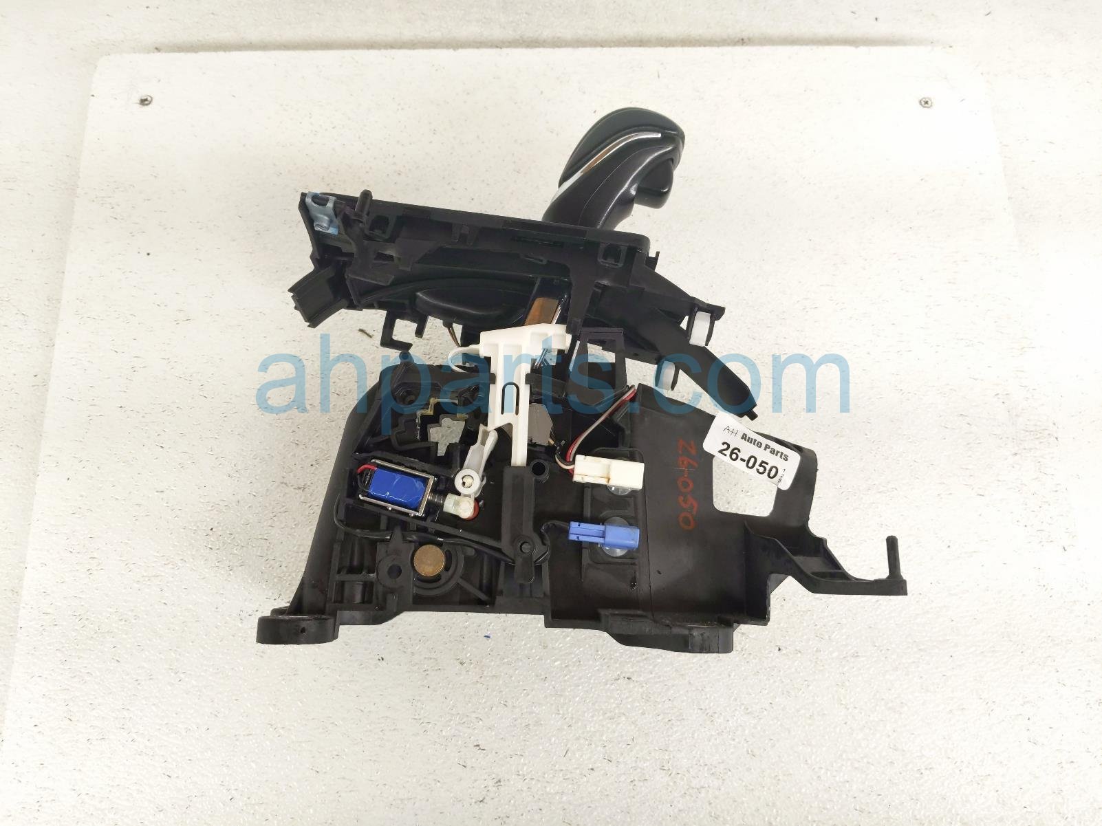 Honda A/T FLOOR SHIFTER W/KNOB- SPORT 2.4L
