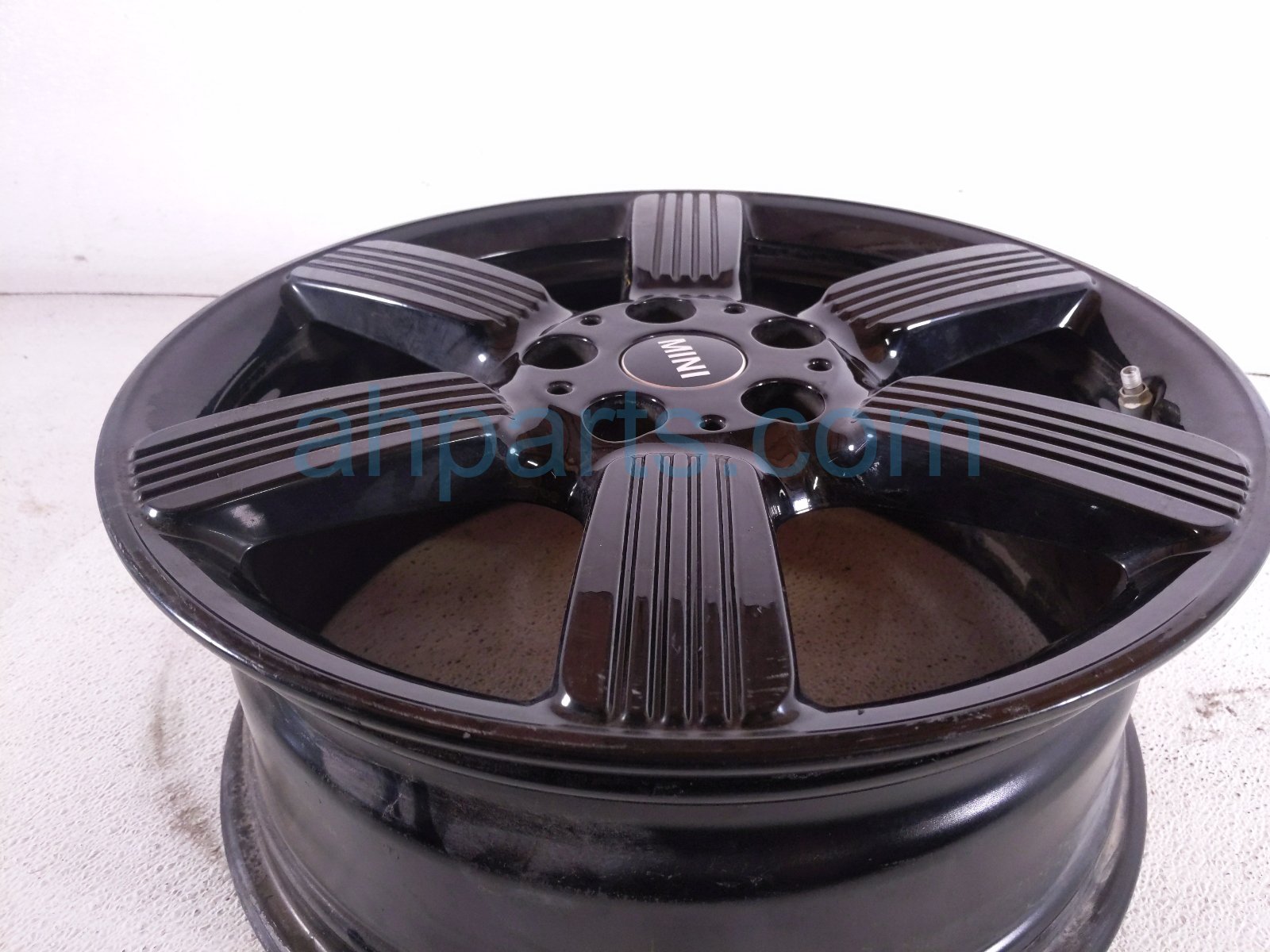 2023 BMW Mini Cooper Front Passenger Wheel / Rim 36 10 6 898 289 Replacement 2023 BMW Mini Cooper Front Passenger Wheel / Rim 36 10 6 898 289 Replacement thumbnail