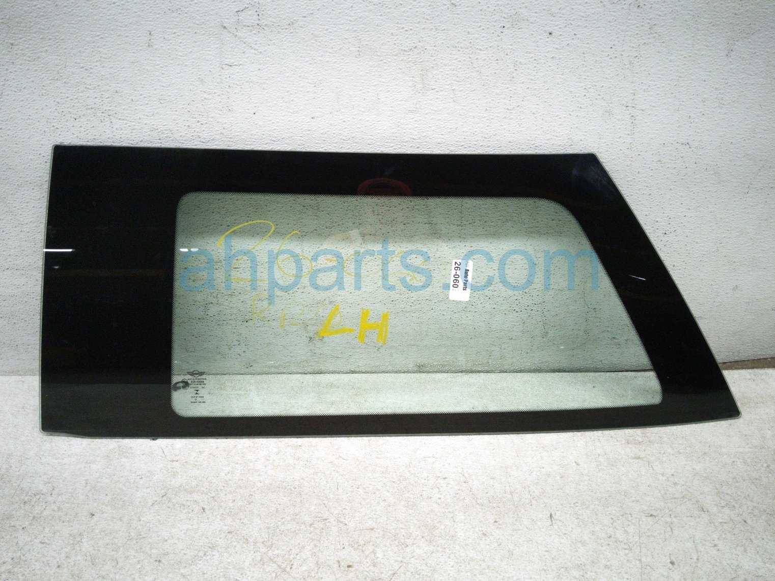 $75 BMW LH QUARTER WINDOW GLASS