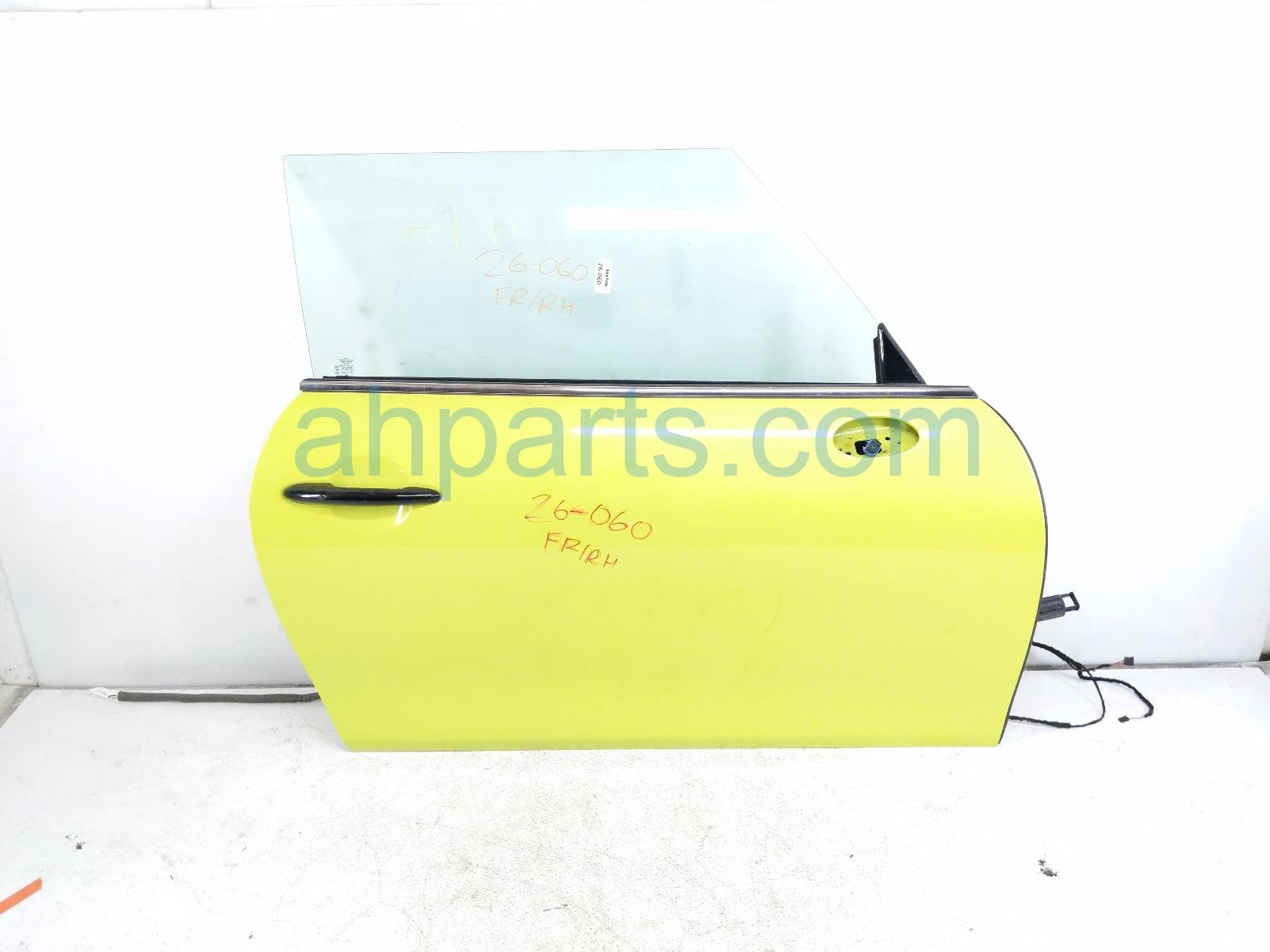 BMW RH DOOR - YELLOW - NO MIRROR/TRIM