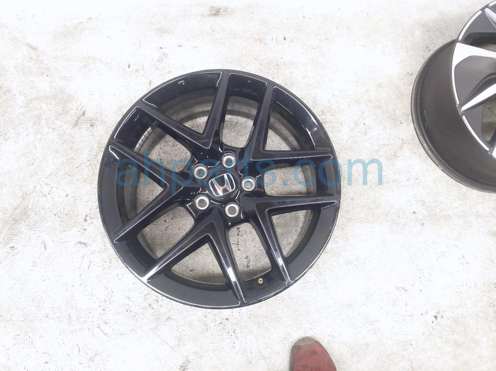 $225 Honda RR/LH WHEEL / RIM