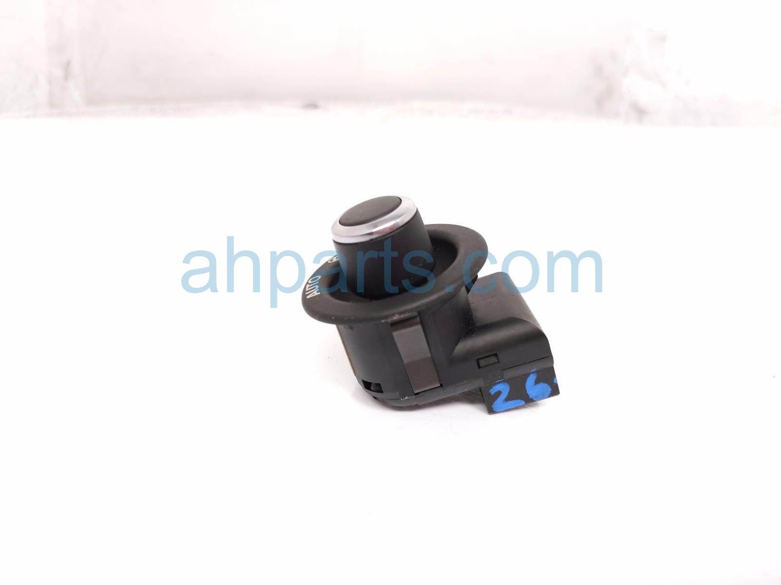 2020 Land Rover Range Rover Sport Steering Column Control Switch FW93 6485 AB Replacement 2020 Land Rover Range Rover Sport Steering Column Control Switch FW93 6485 AB Replacement thumbnail