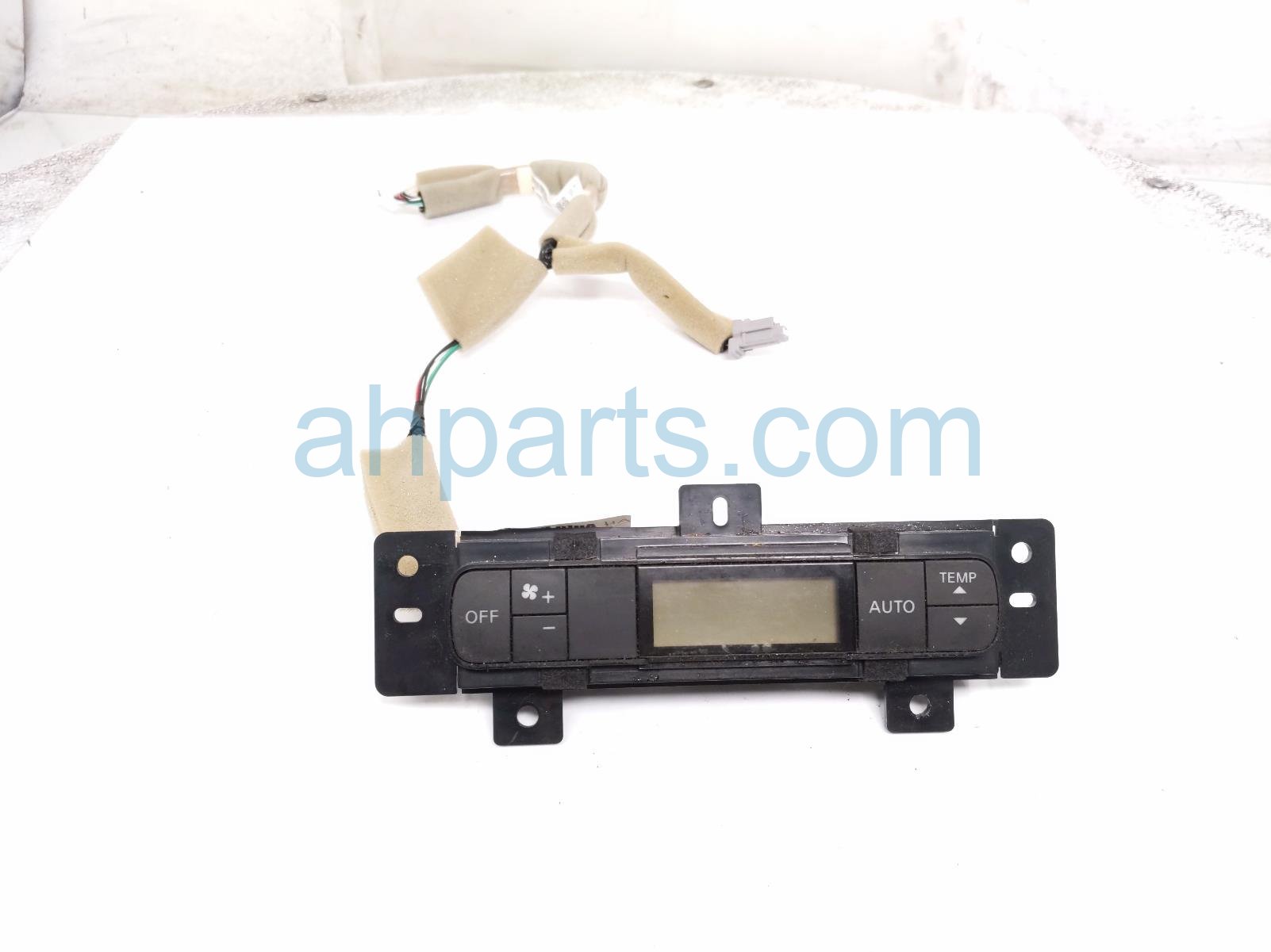 Nissan REAR A/C HEATER CONTROL PANEL