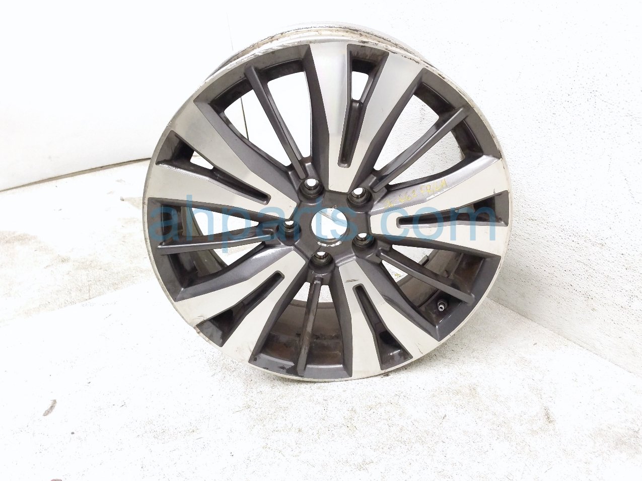 Nissan FR/LH WHEEL / RIM - SOME CURB