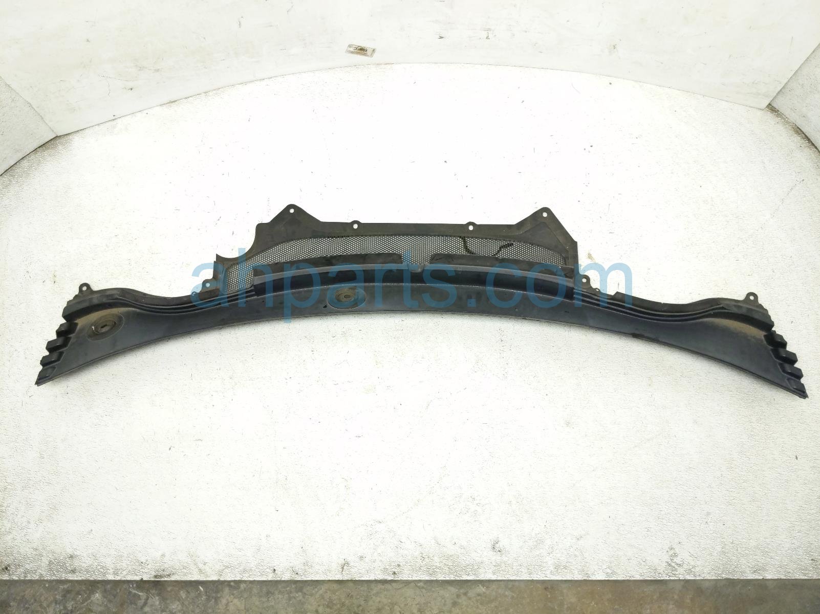 2020 Land Rover Range Rover Sport Cover Driver Windshield Cowl Vent Grille Panel LR117925 Replacement 2020 Land Rover Range Rover Sport Cover Driver Windshield Cowl Vent Grille Panel LR117925 Replacement thumbnail