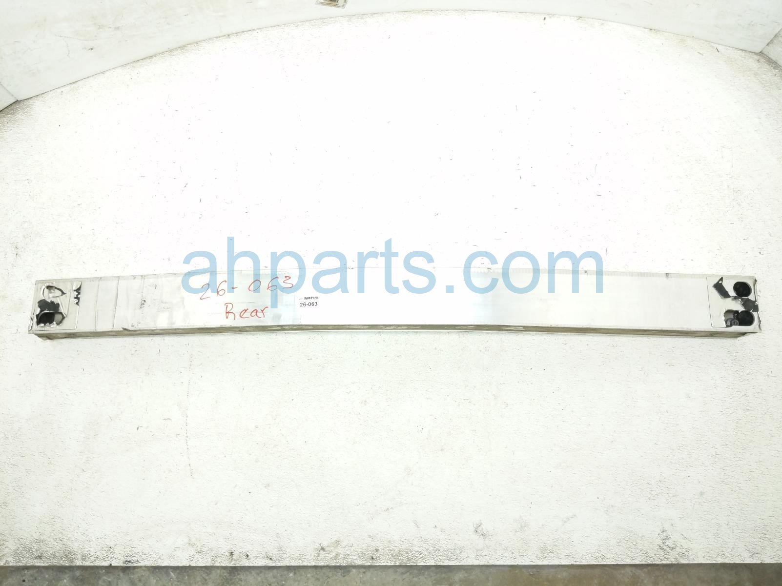 Toyota REAR BUMPER REINFORCEMENT BAR